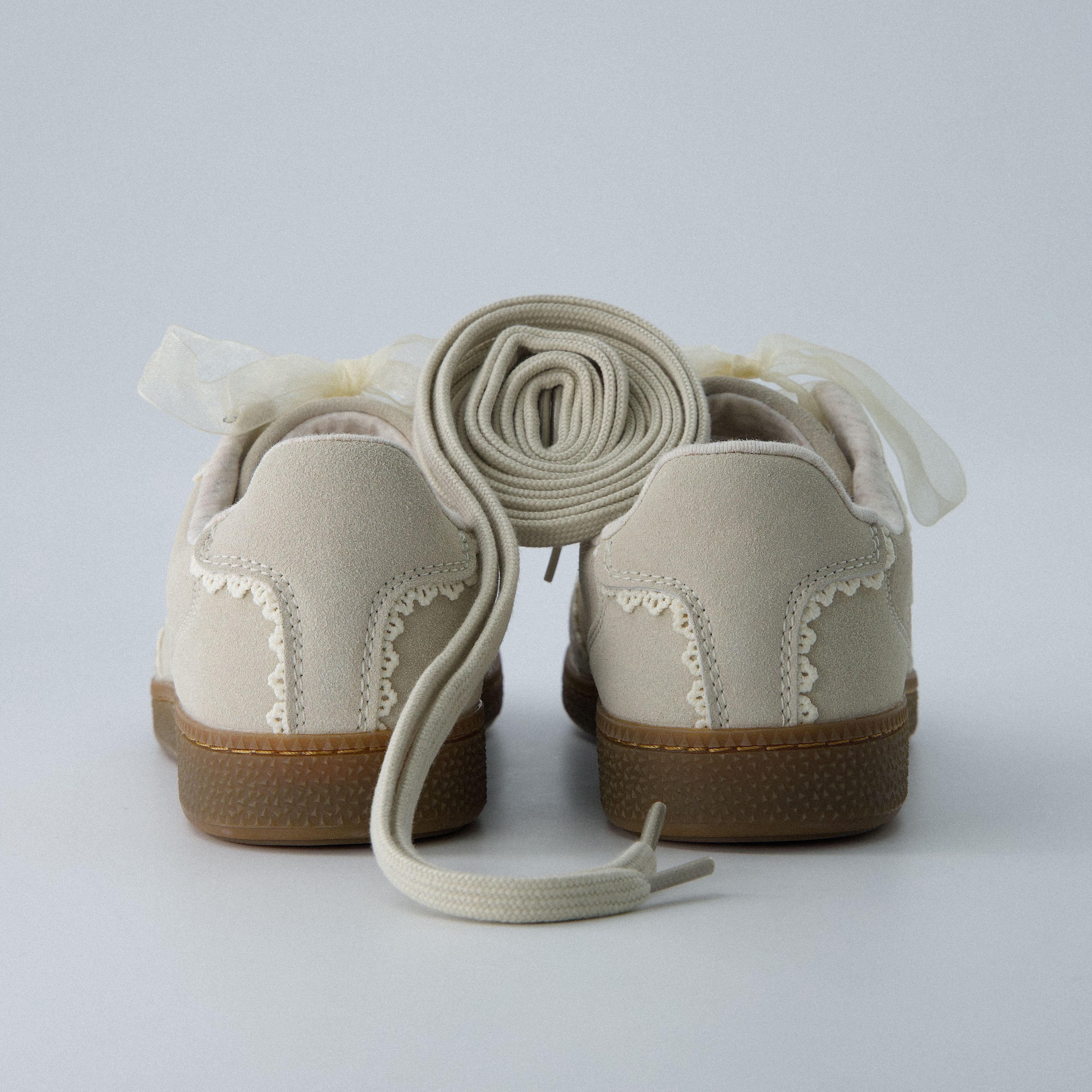 Belinda-K Lace Sneaker Ivory Medium