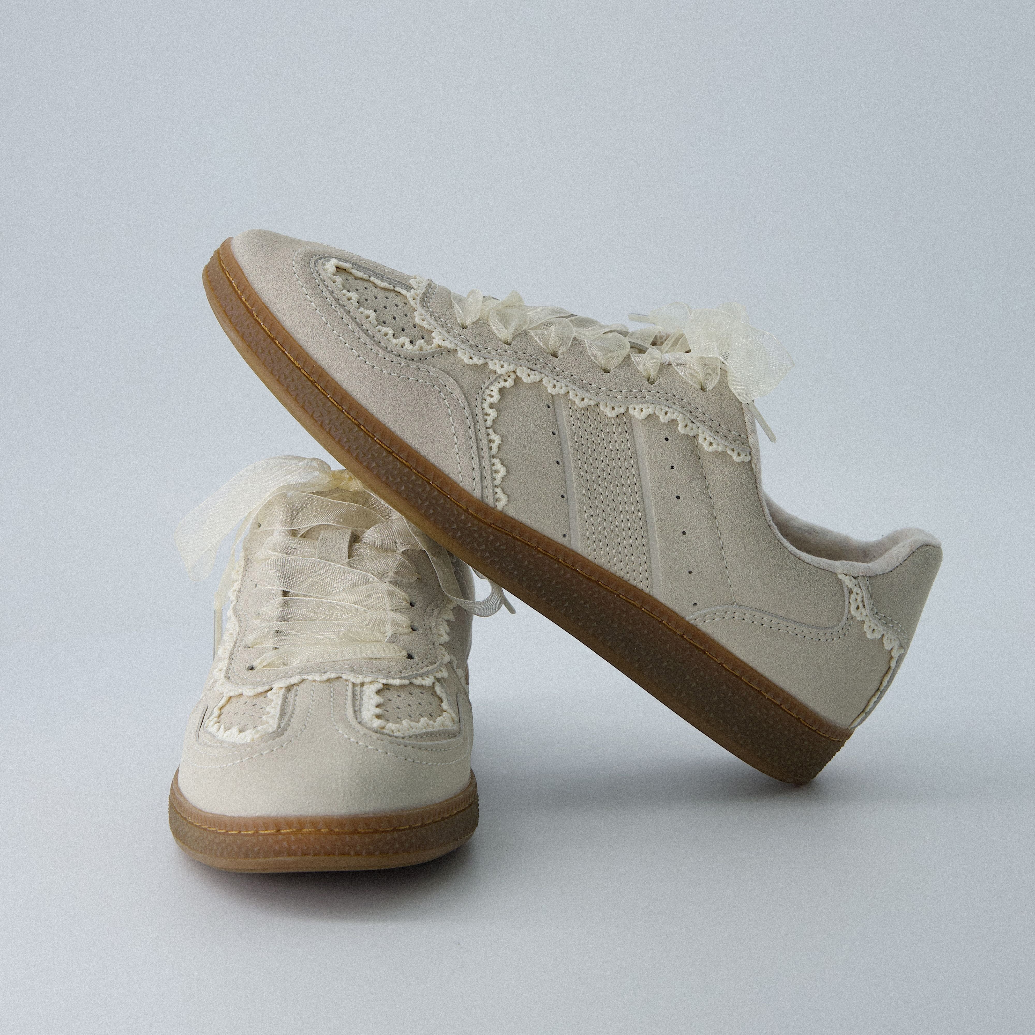 Belinda-K Lace Sneaker Ivory Medium