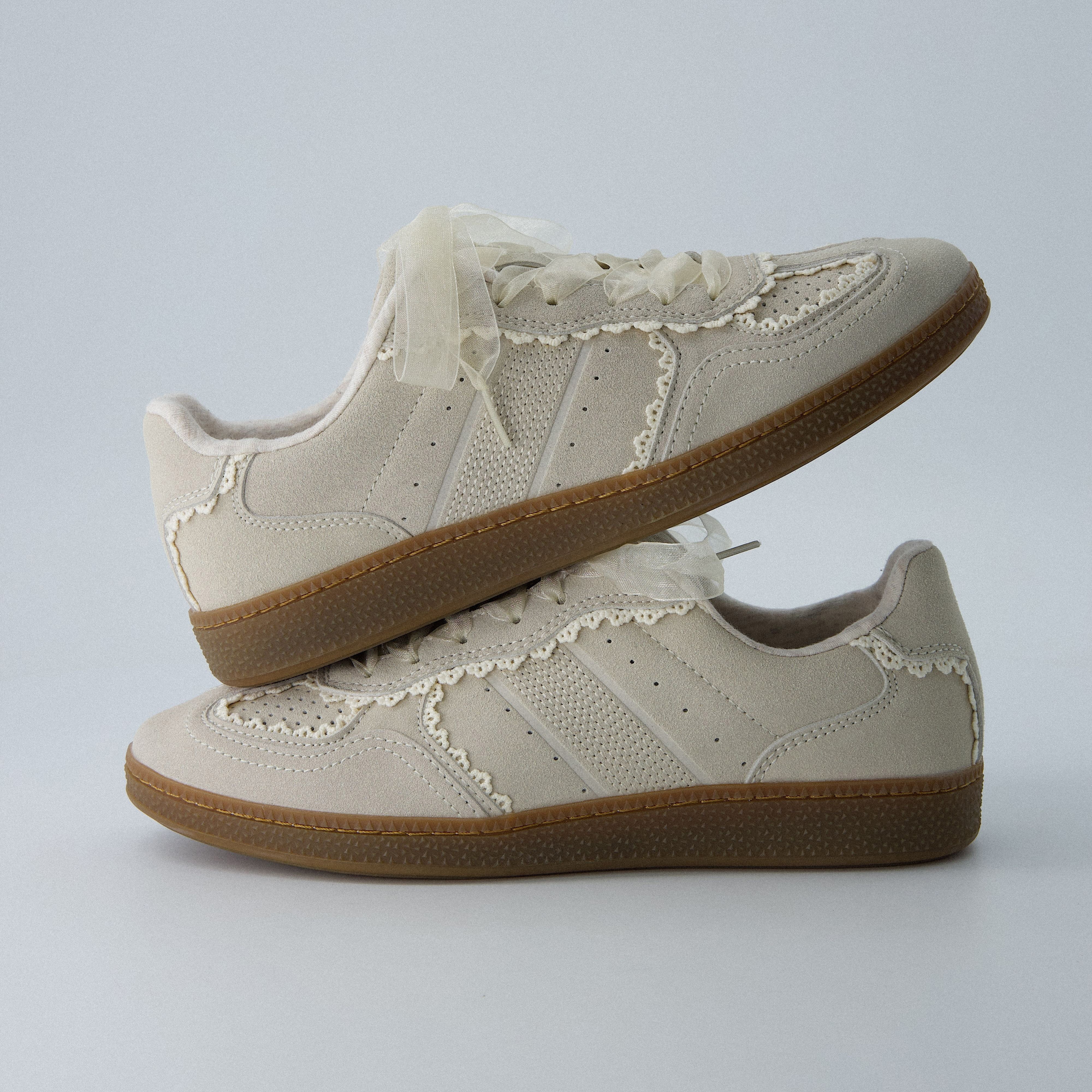 Belinda-K Lace Sneaker Ivory Medium