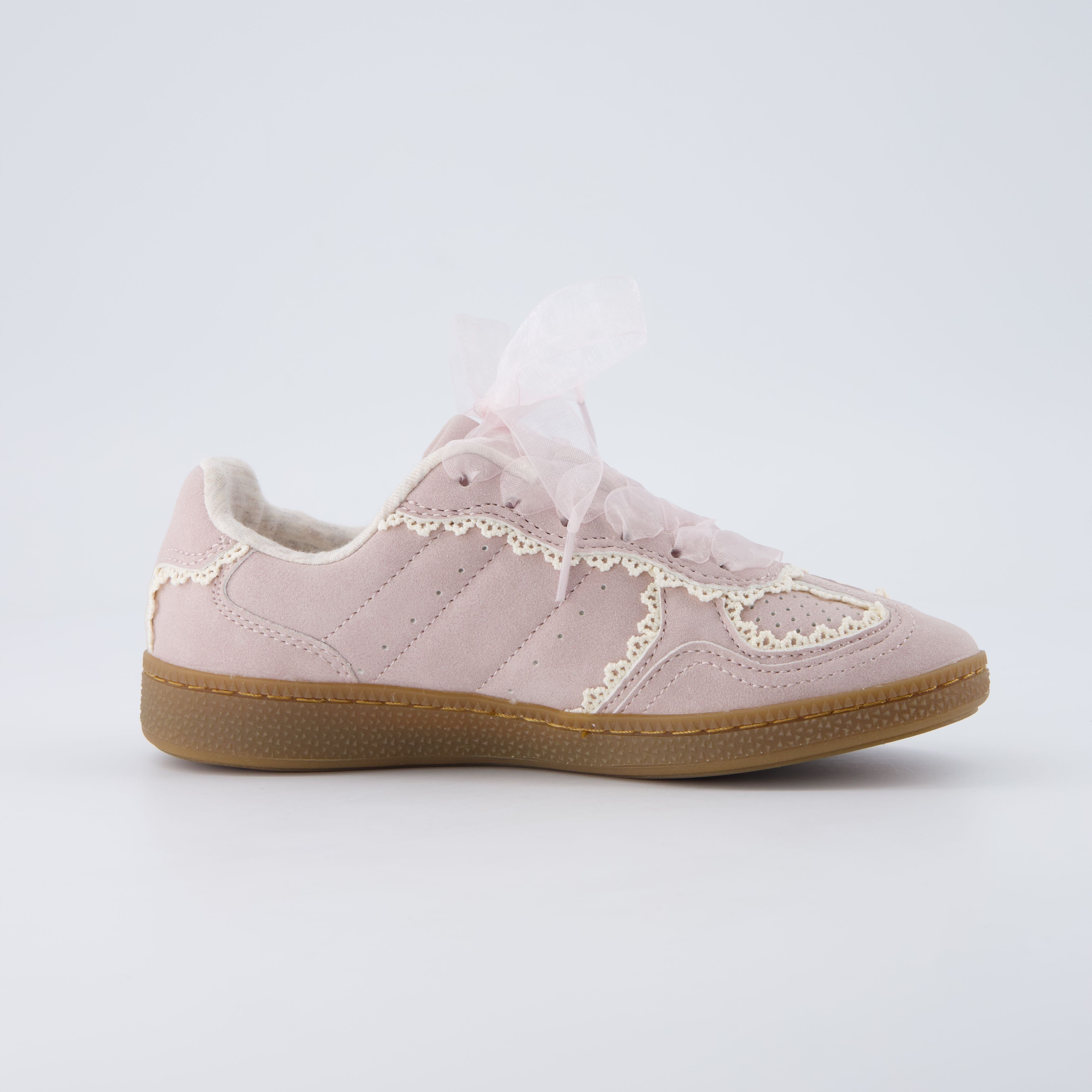 Belinda-K Lace Sneaker