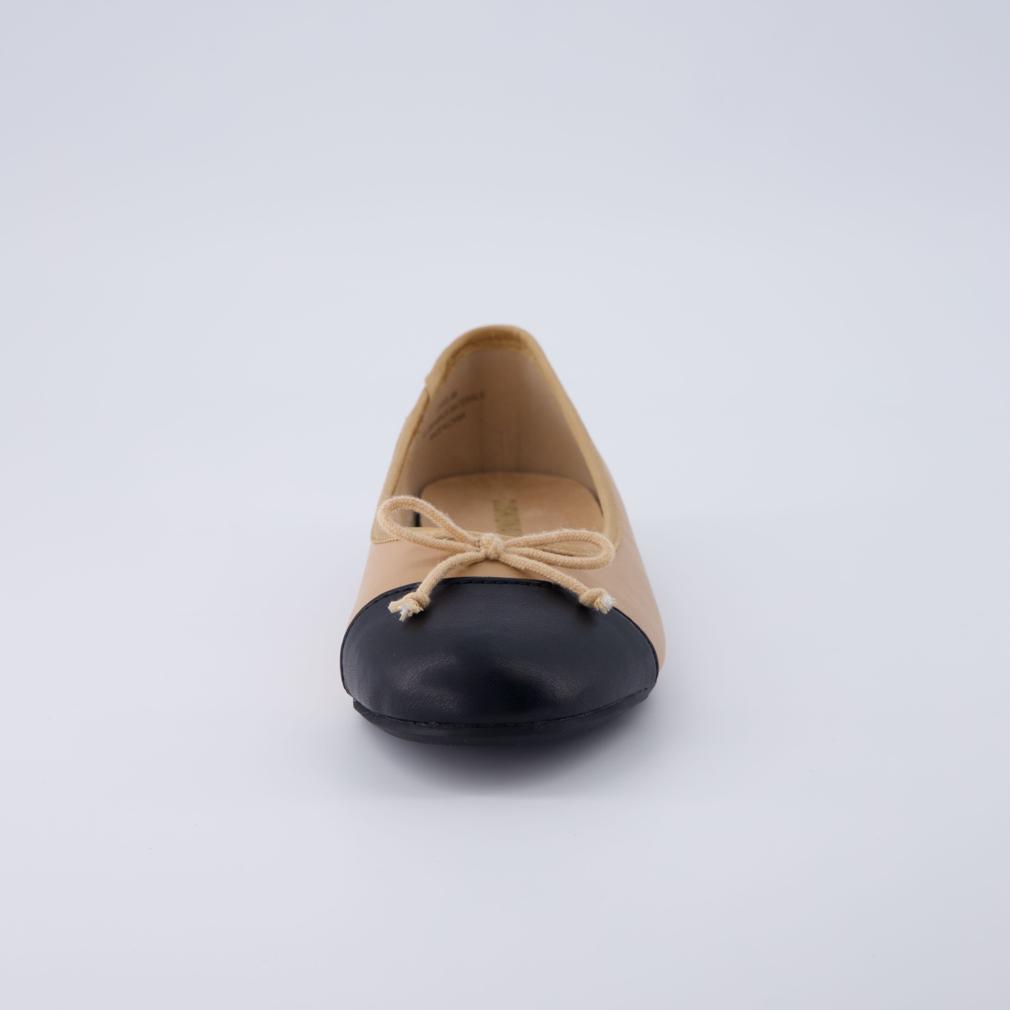 Cardi Cap Toe Flat Tan Black