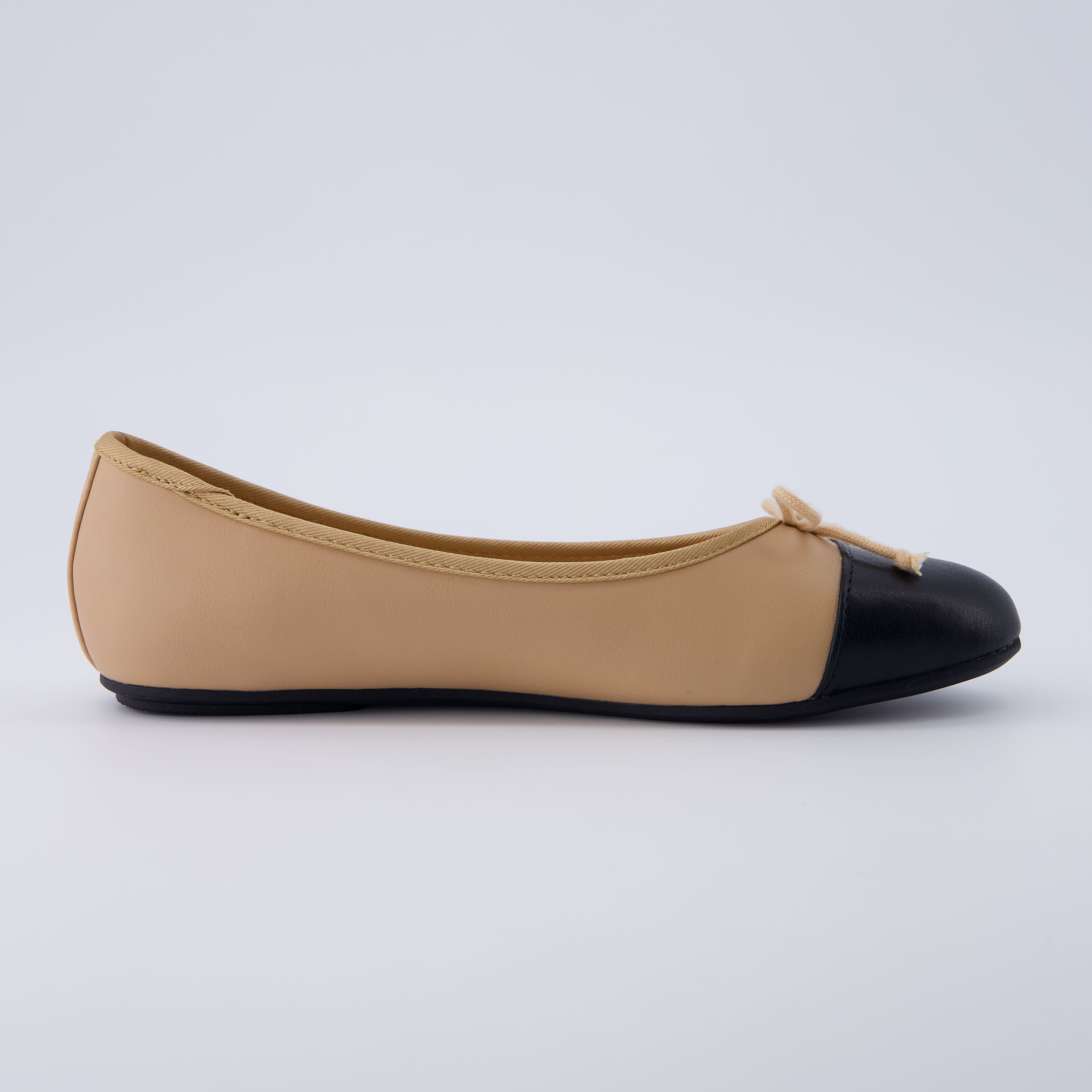 Cardi Cap Toe Flat Tan Black