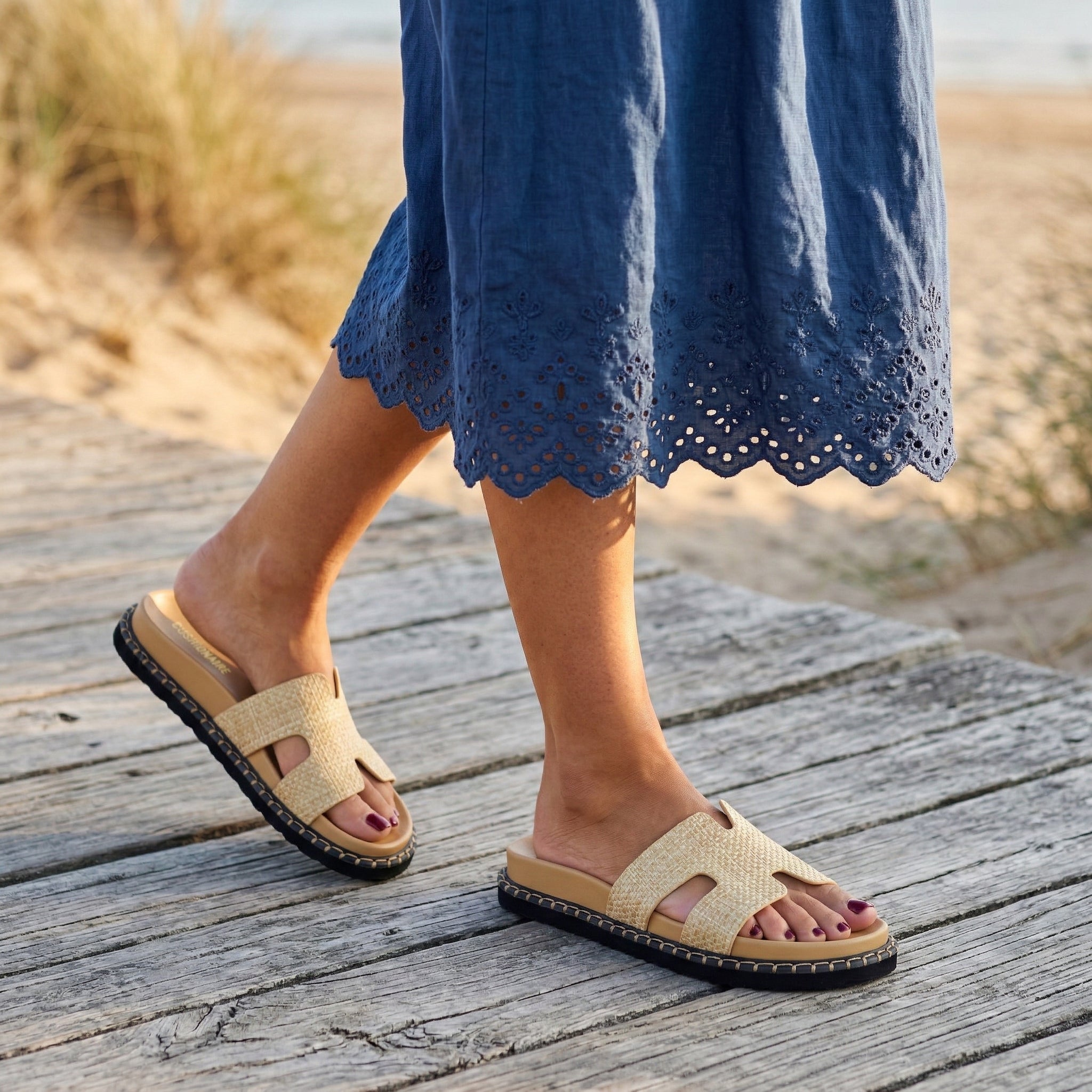 Crisp Women’s Slide Sandal Natural