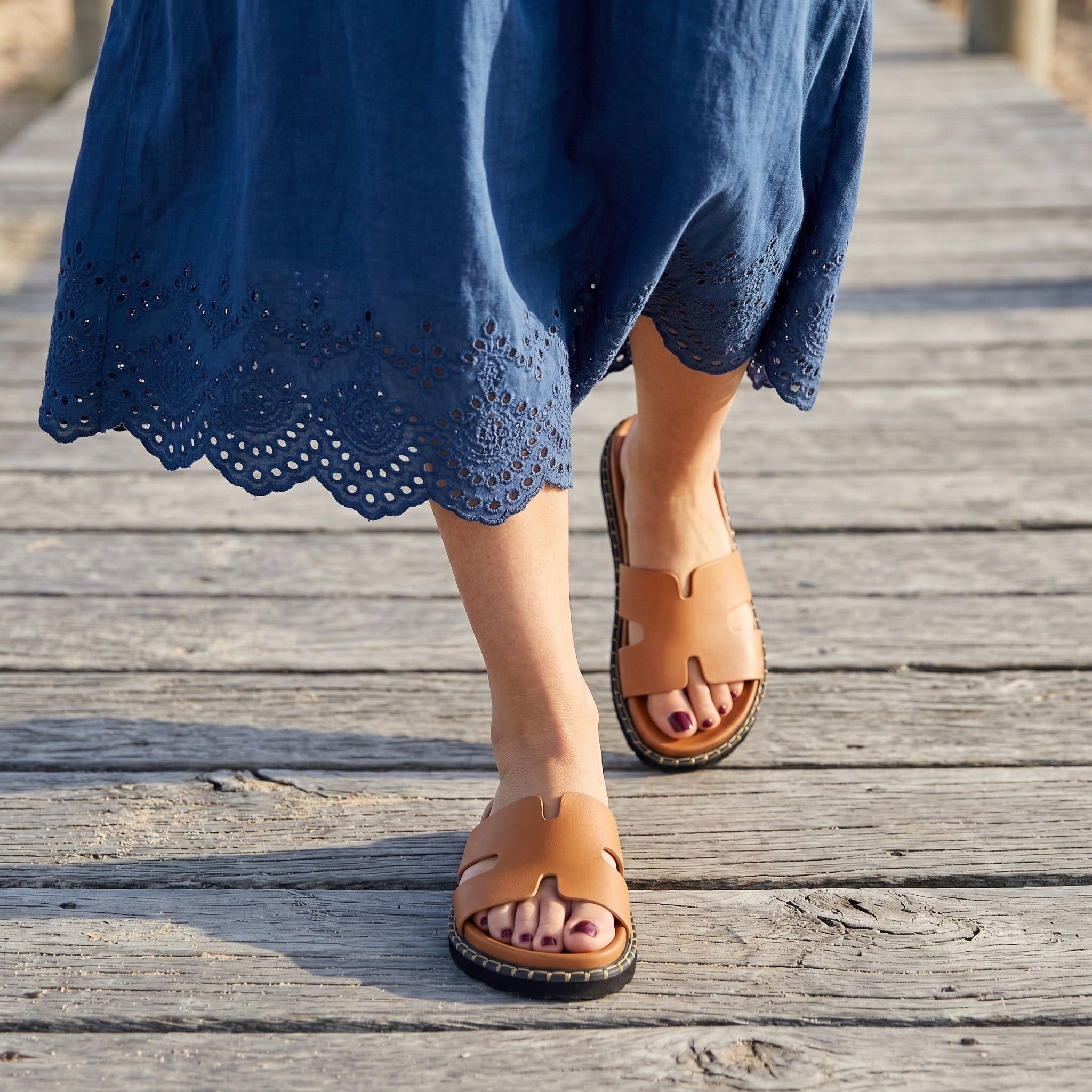 Crisp Women’s Slide Sandal Whiskey
