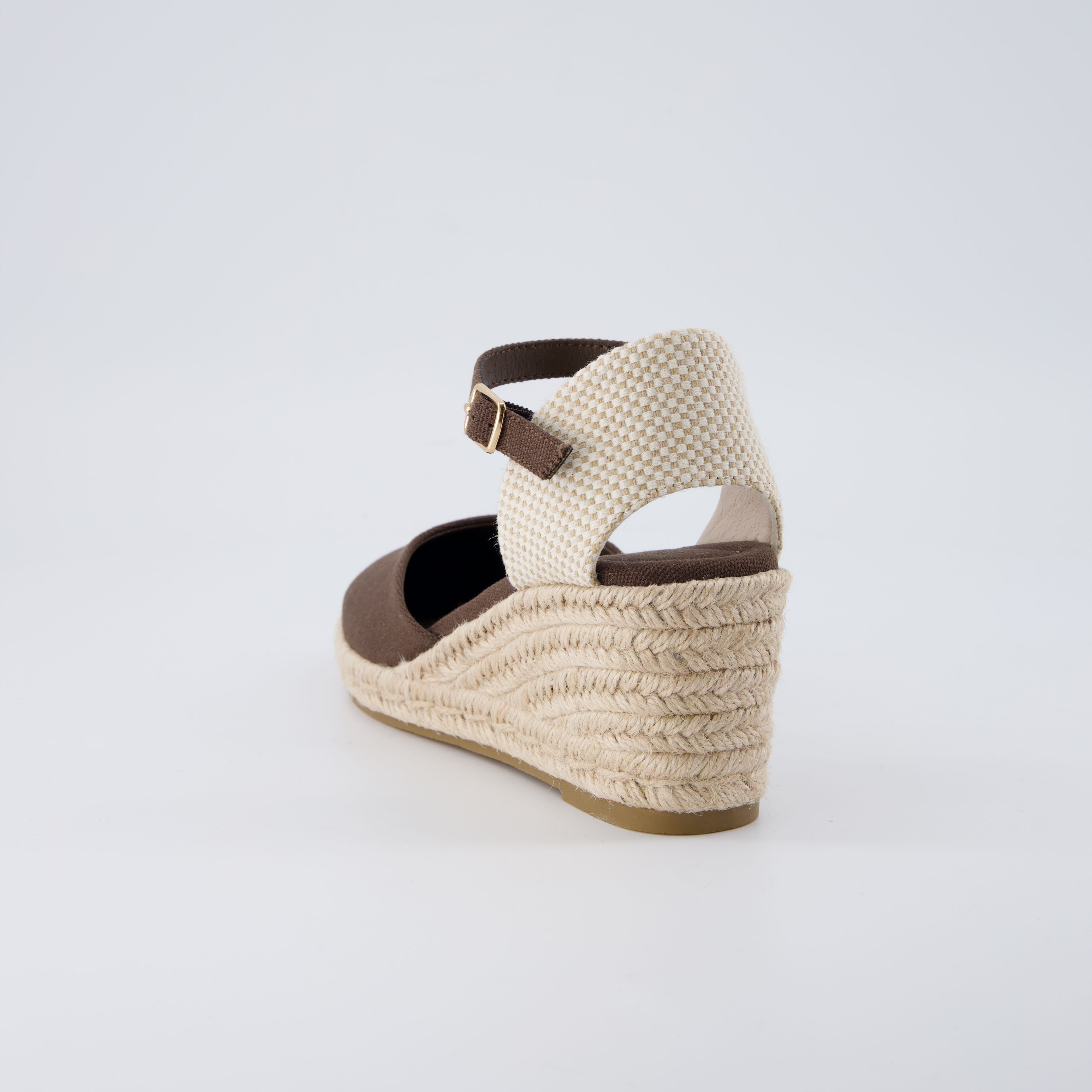 Elche Wedge Sandals Brown