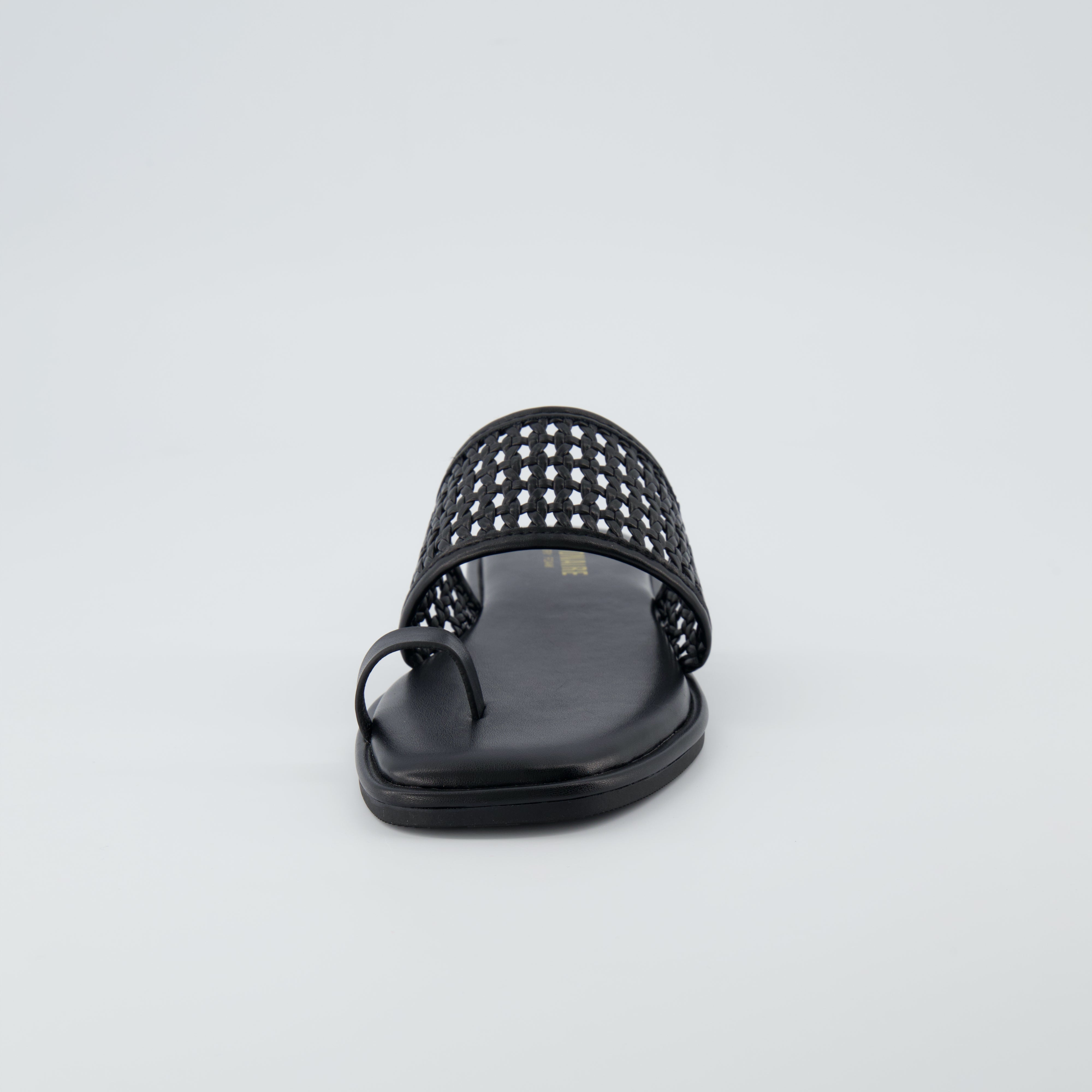 Kiss Toe Ring Sandal Black