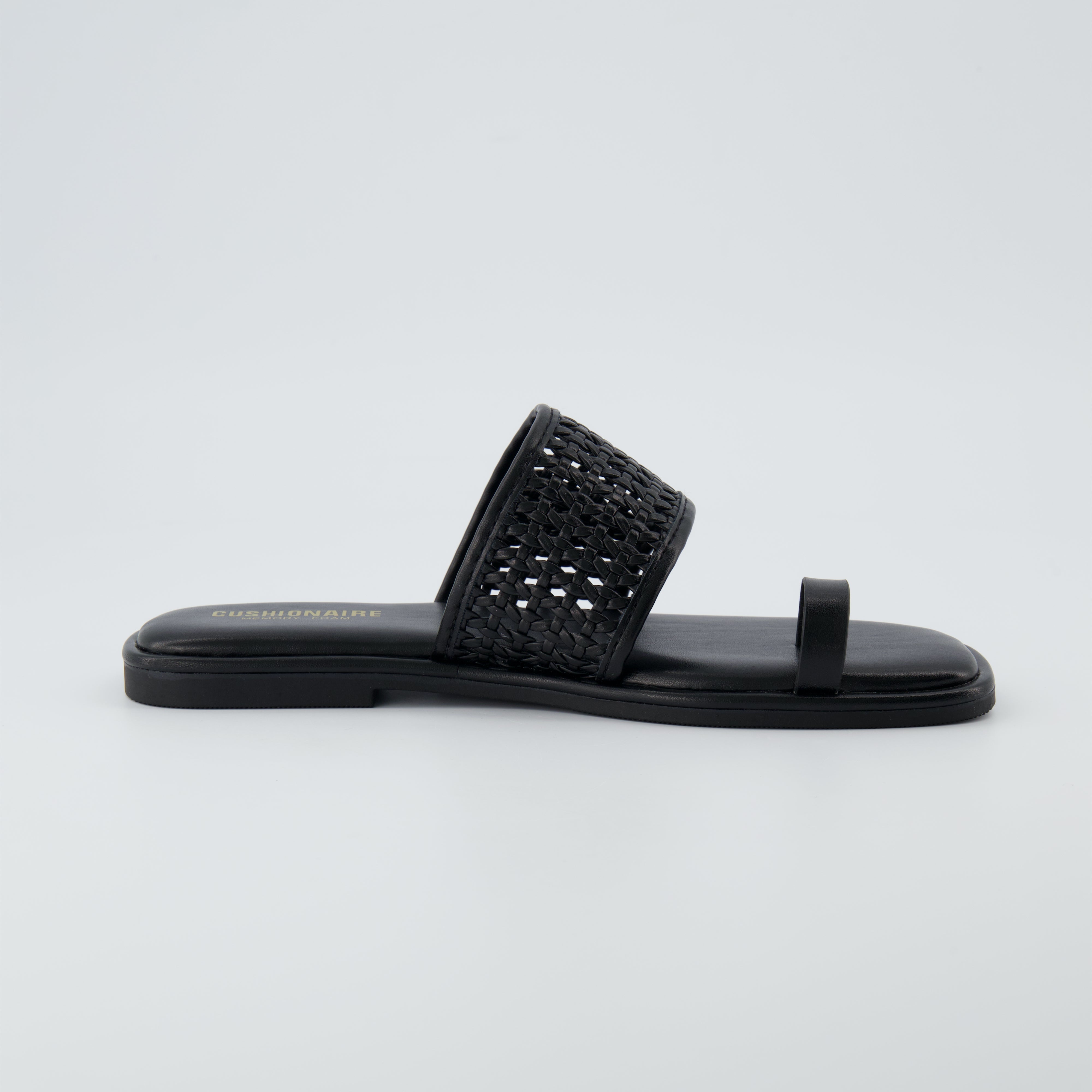 Kiss Toe Ring Sandal Black