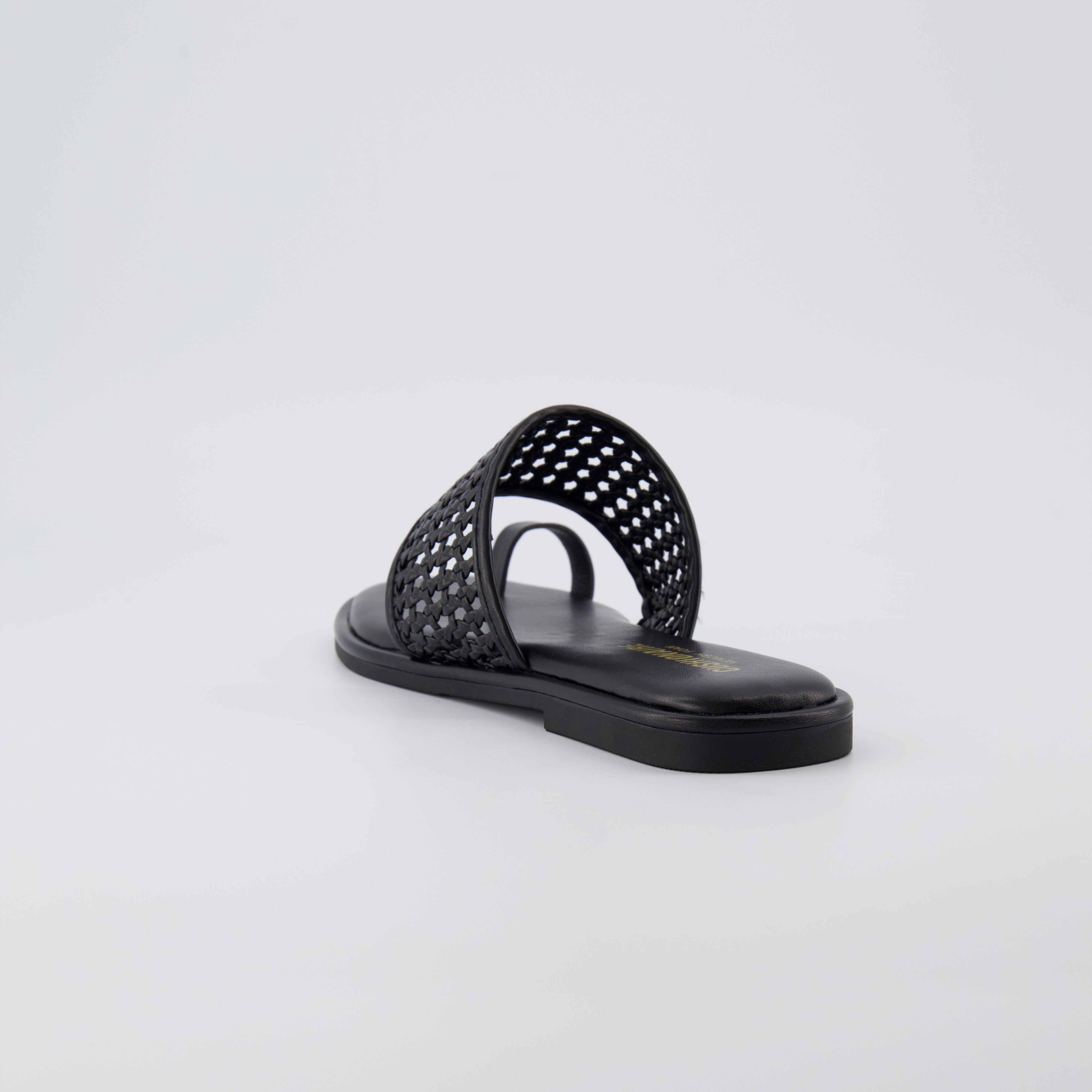 Kiss Toe Ring Sandal Black