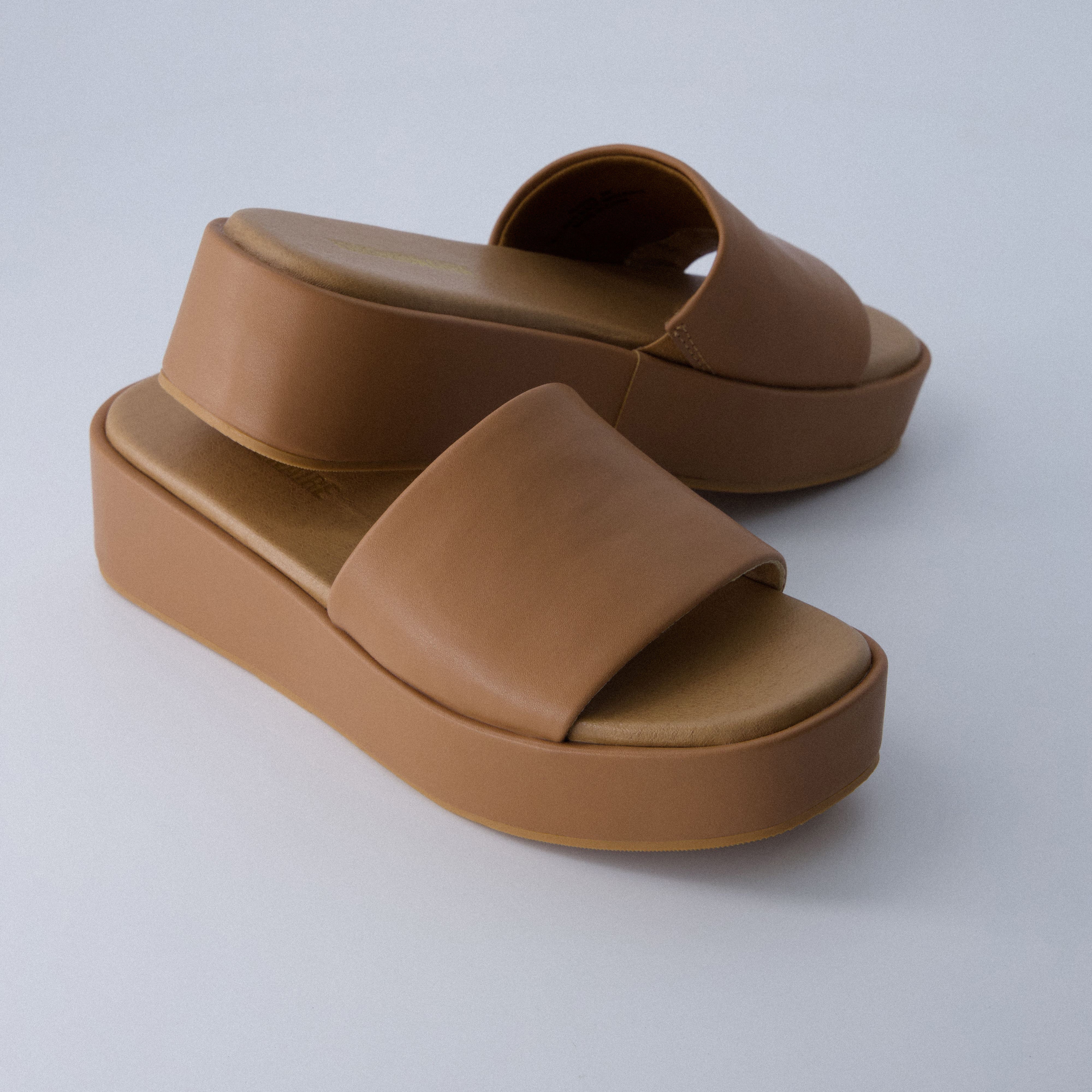 Kudos Platform Sandal Tan