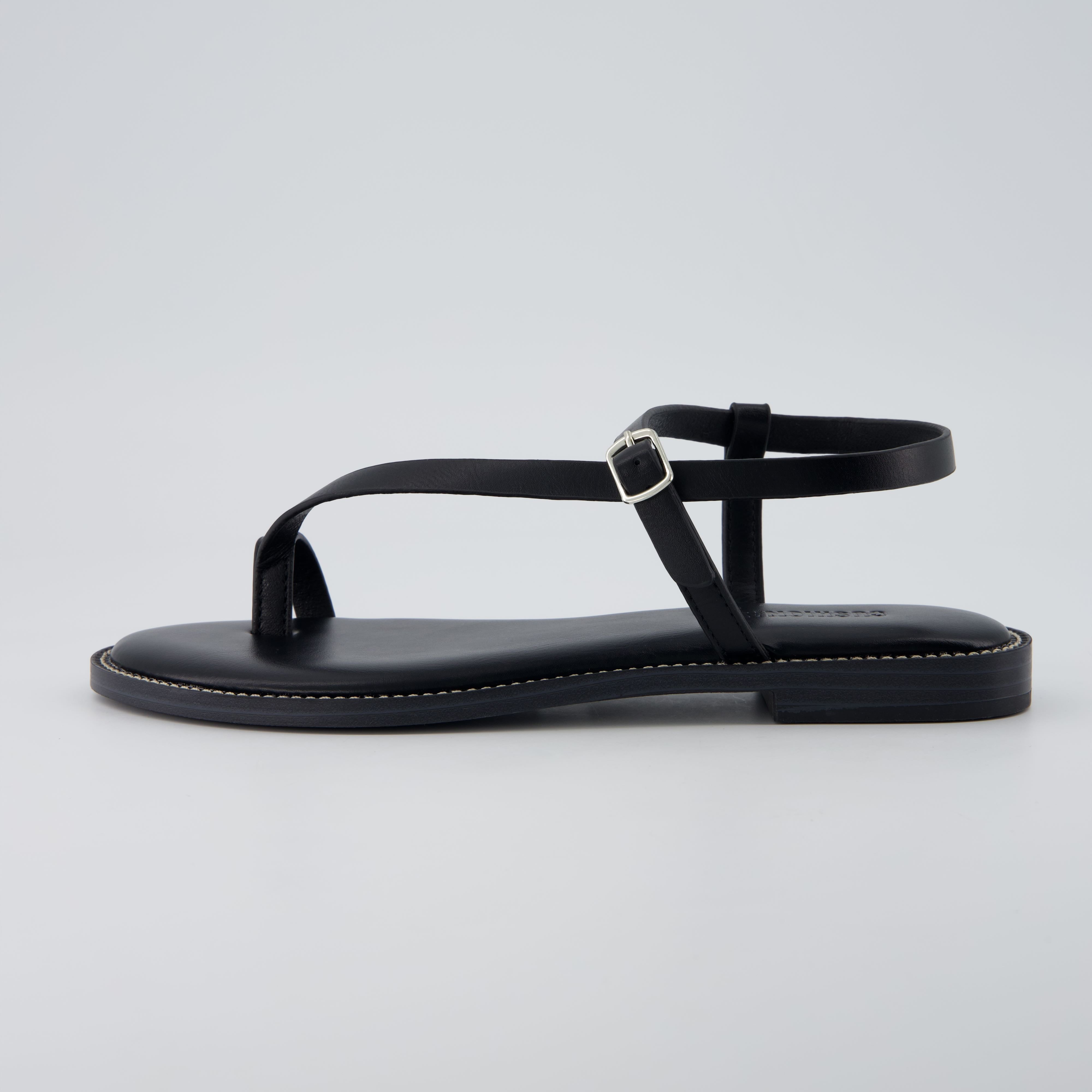 Life Strappy Flat Sandals Black Medium