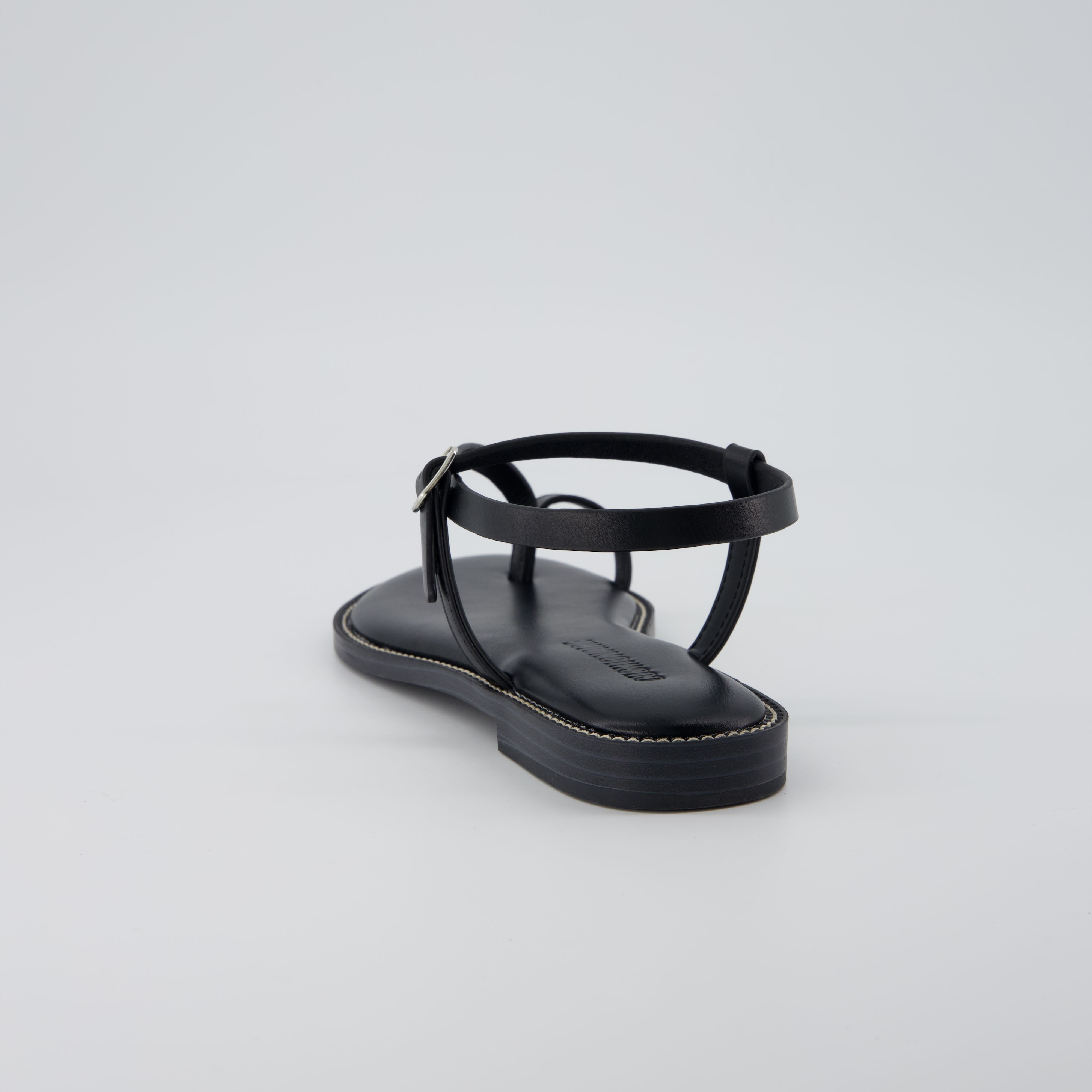 Life Strappy Flat Sandals Black Medium