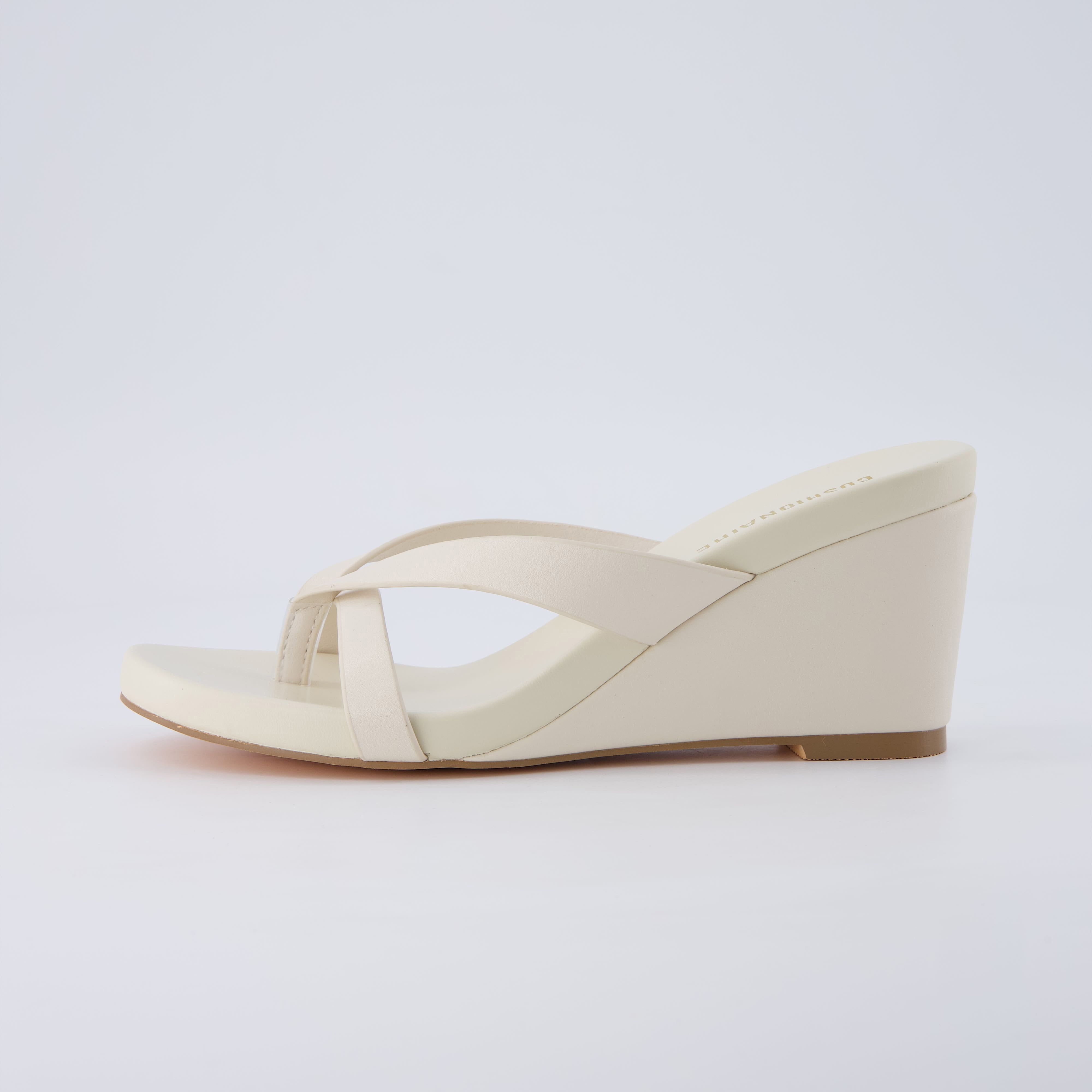 Mona Slip-On Lightweight Sandals Cream Medium
