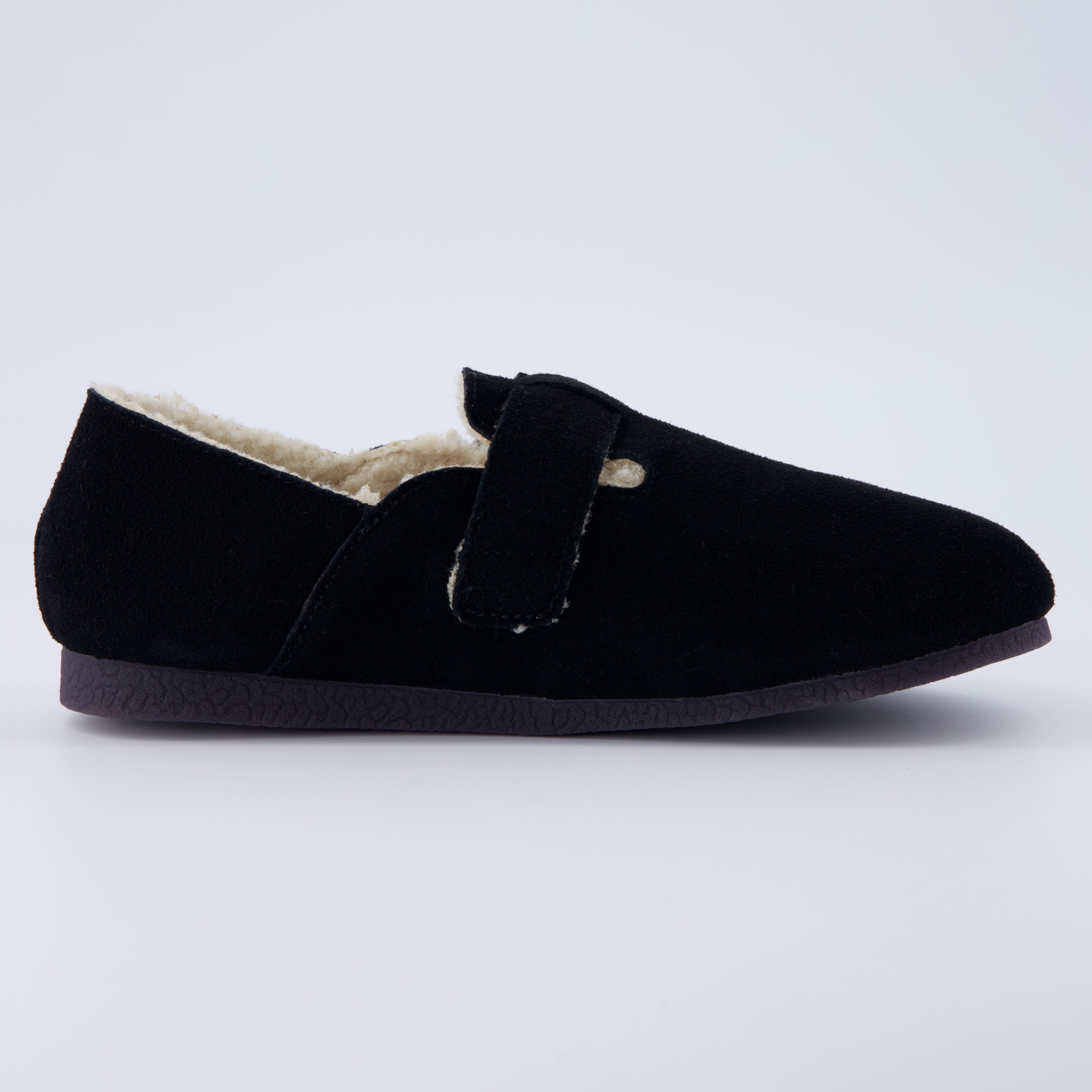 Nest Cozy Suede Clog Black