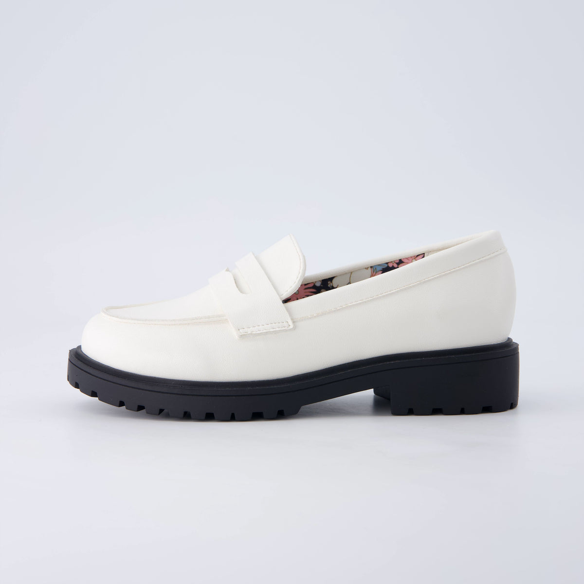 Racy Girls Penny Loafers White Medium