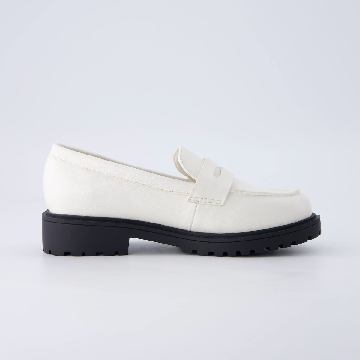 Racy Girls Penny Loafers White Medium