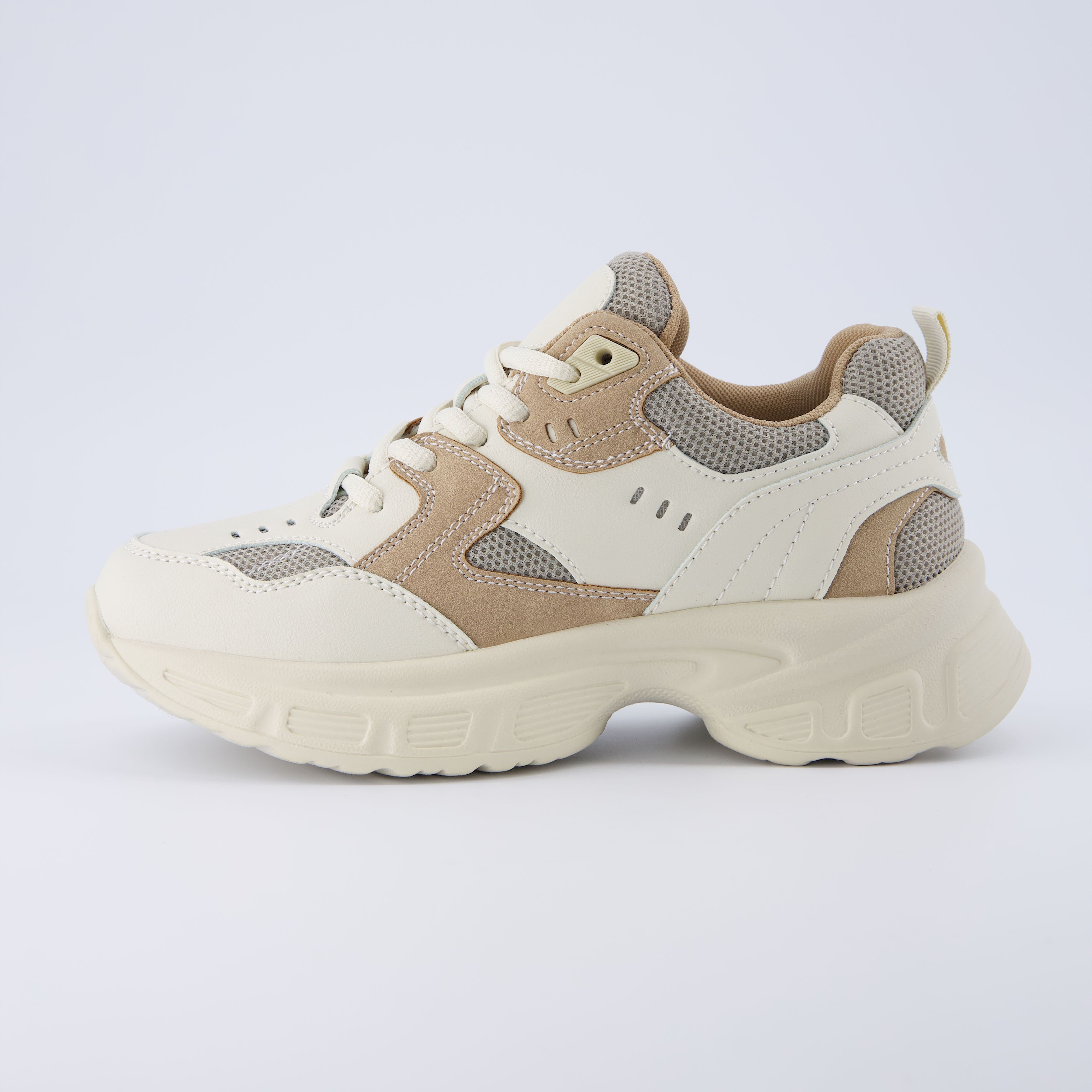 Strike Chunky Sneaker White Tan