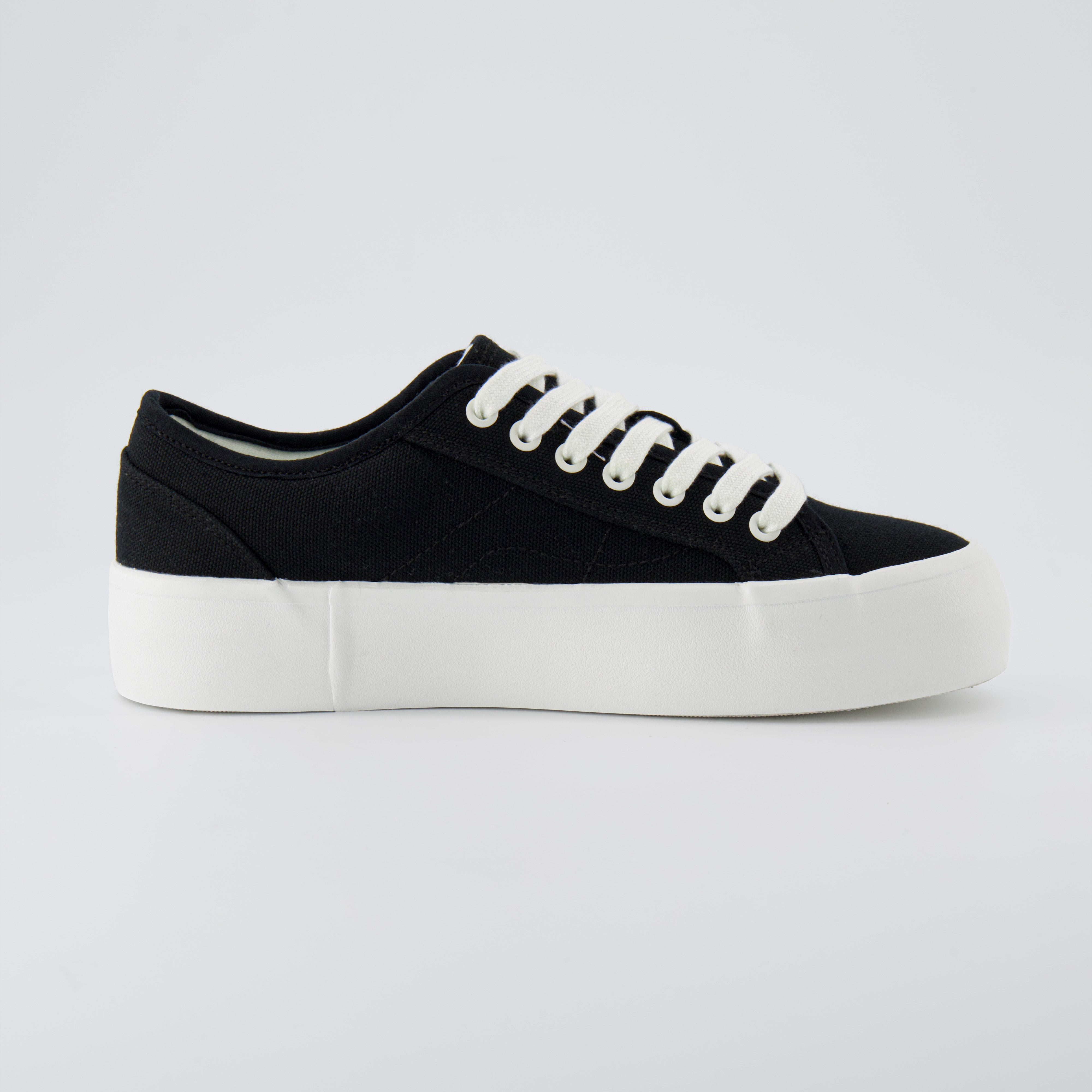Tag Low Top Canvas Sneaker Black