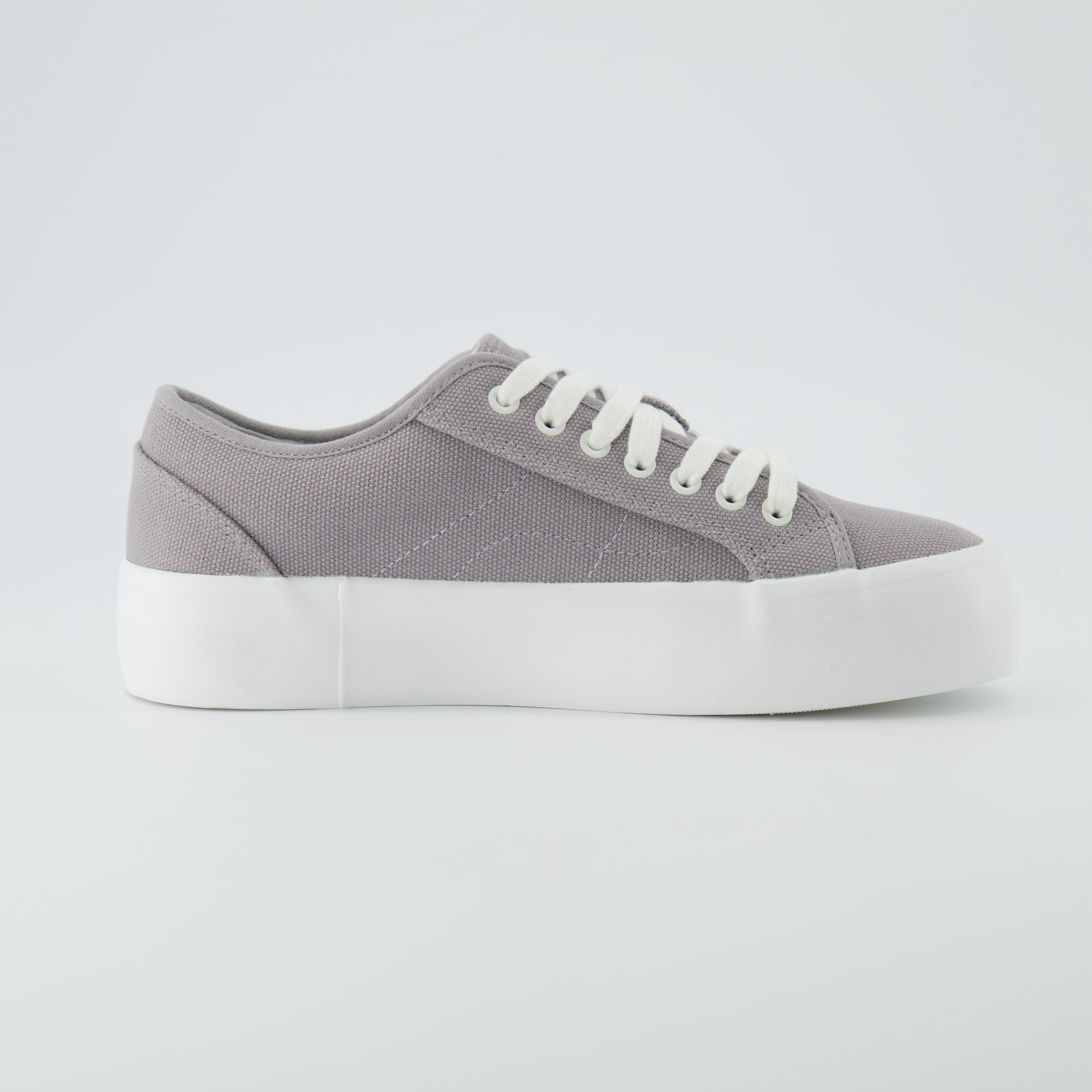 Tag Low Top Canvas Sneaker Gray
