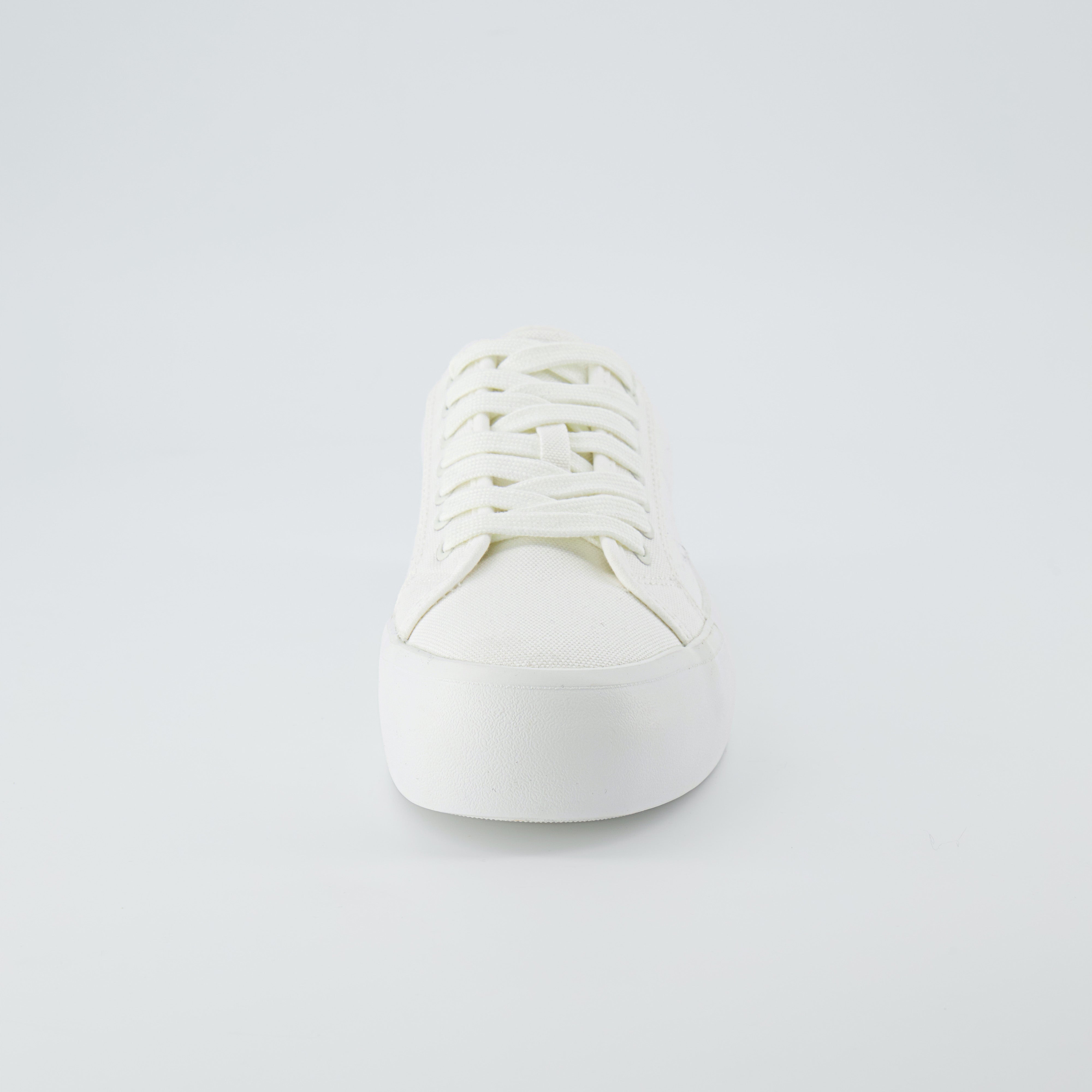 Tag Low Top Canvas Sneaker White