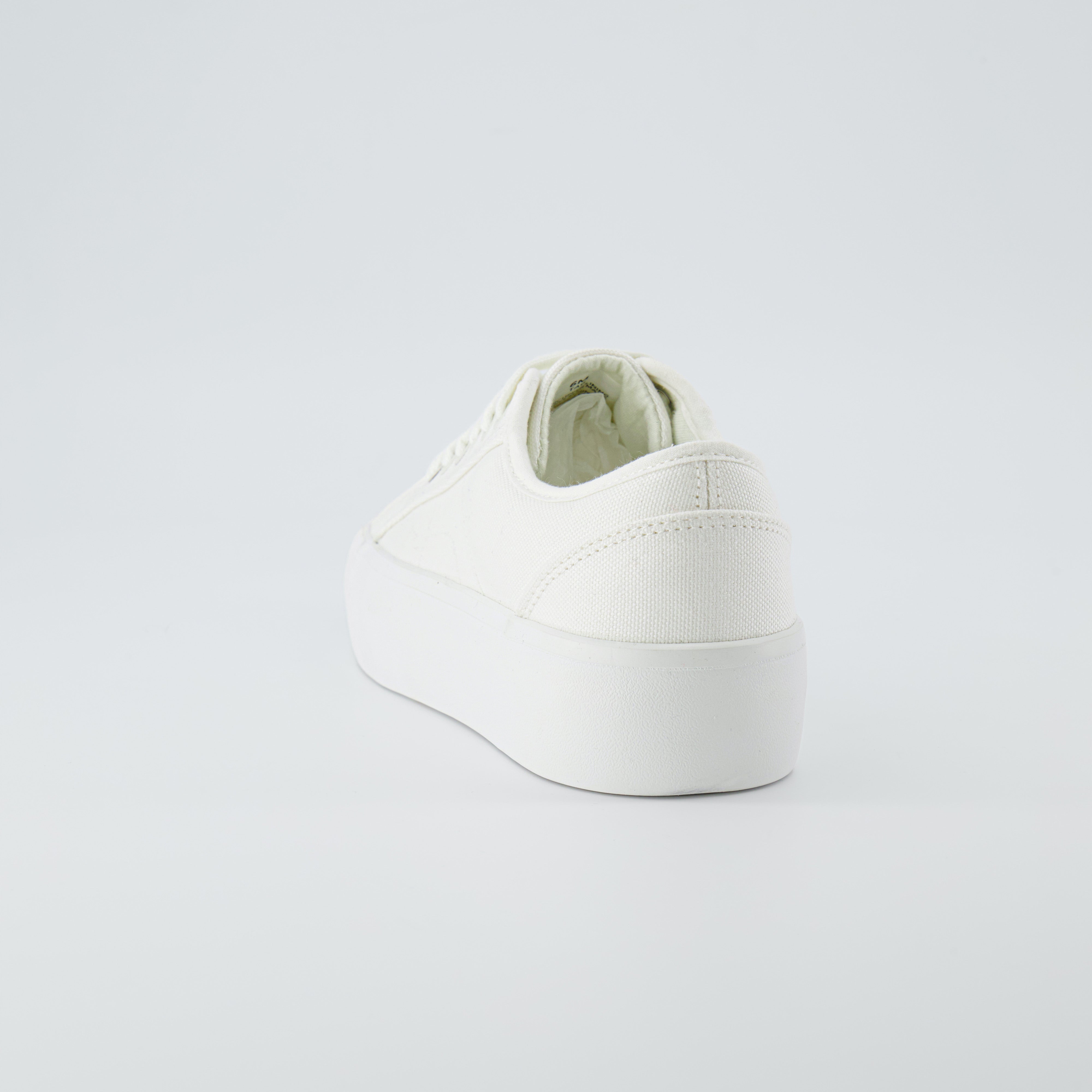 Tag Low Top Canvas Sneaker White