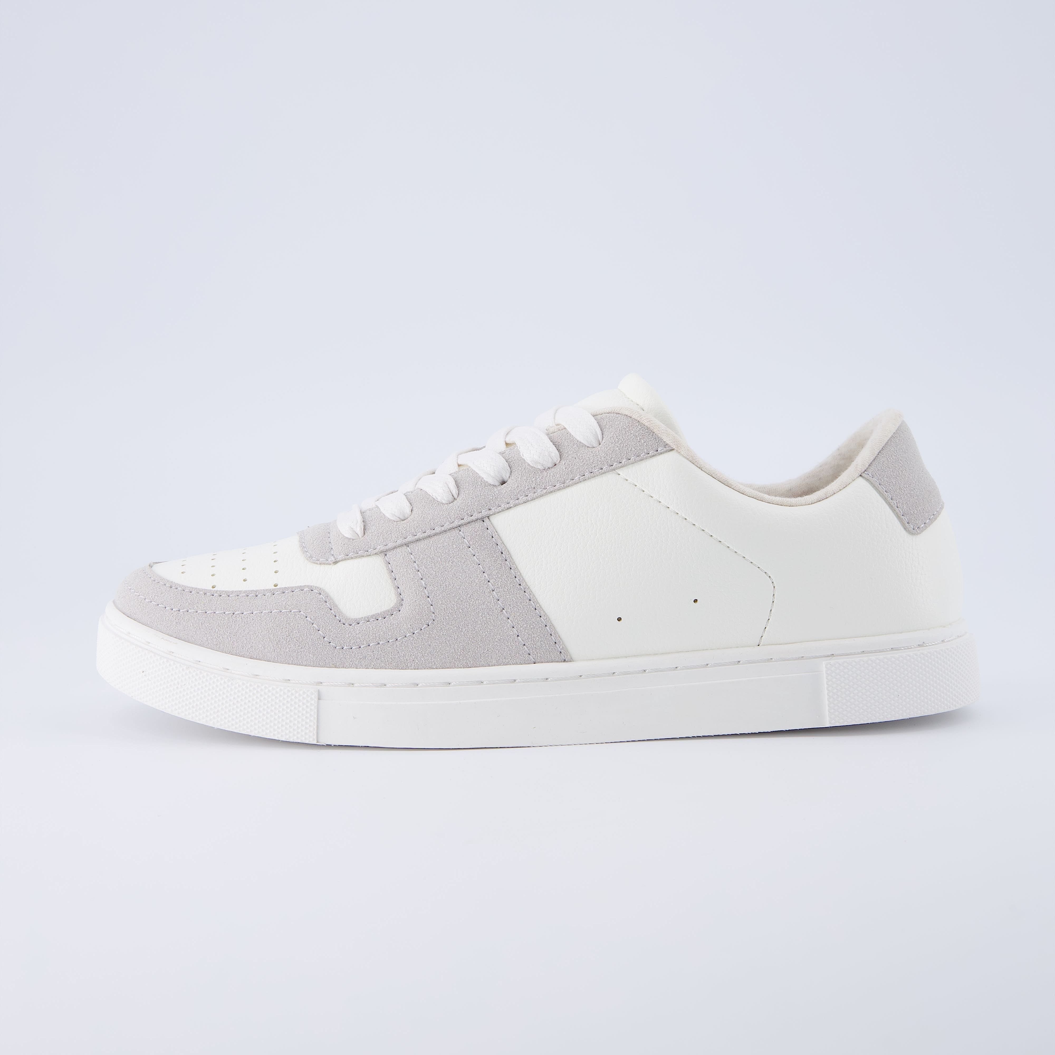 Trophy Lace Up Sneaker White Grey