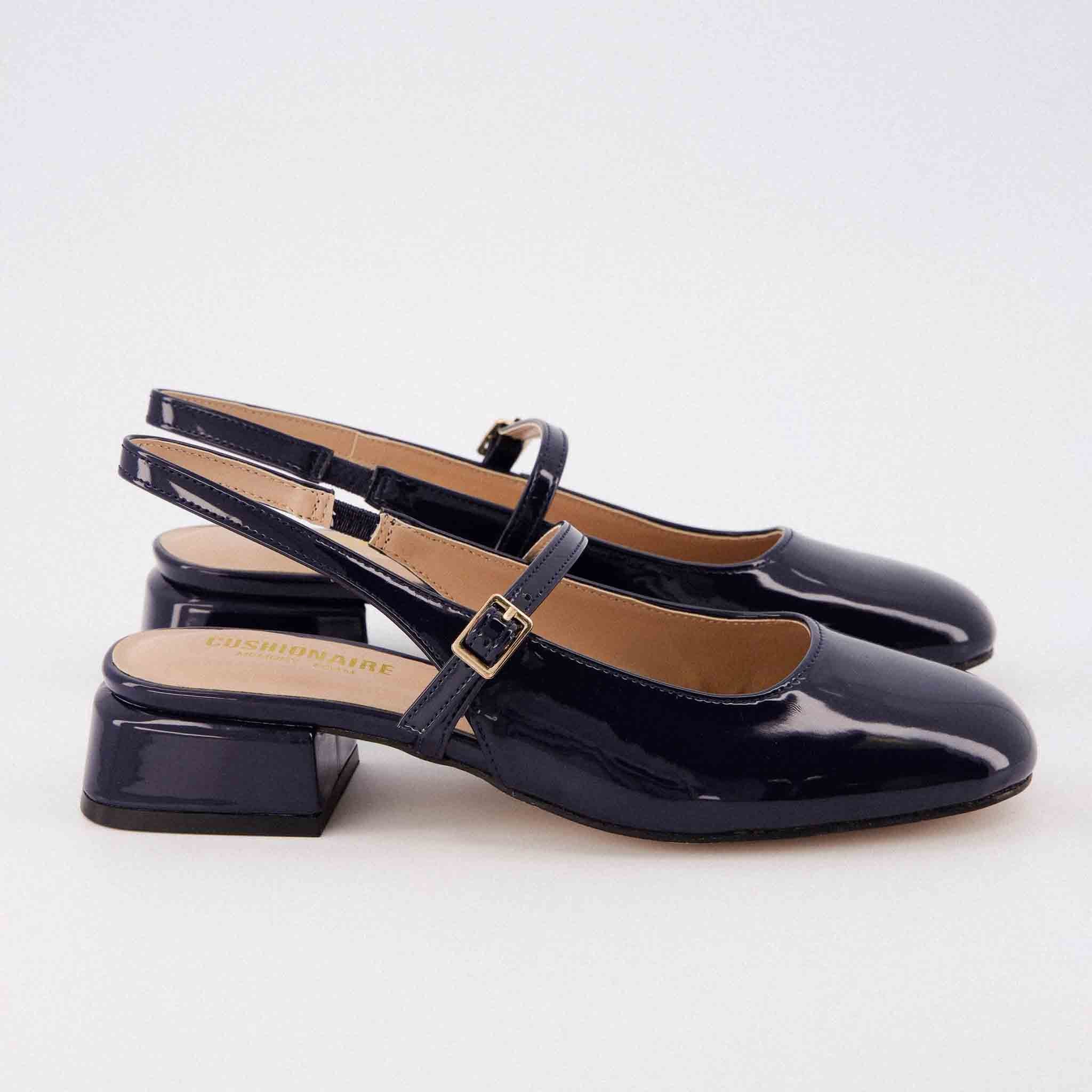 Cushionaire Women's Gogo Mary Jane Dress Shoe Navy / Medium / 6