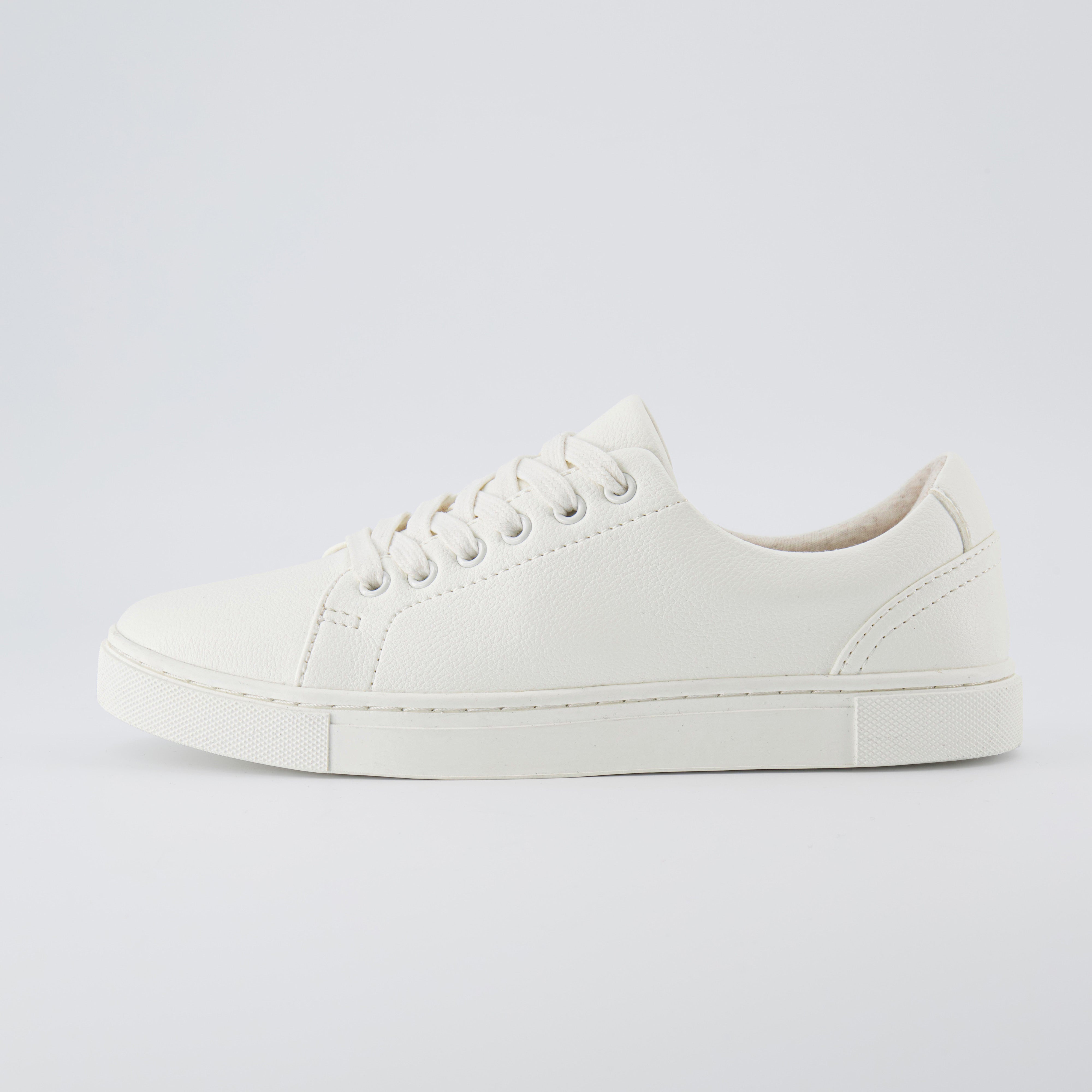 Hashtag Lace-up Sneaker White