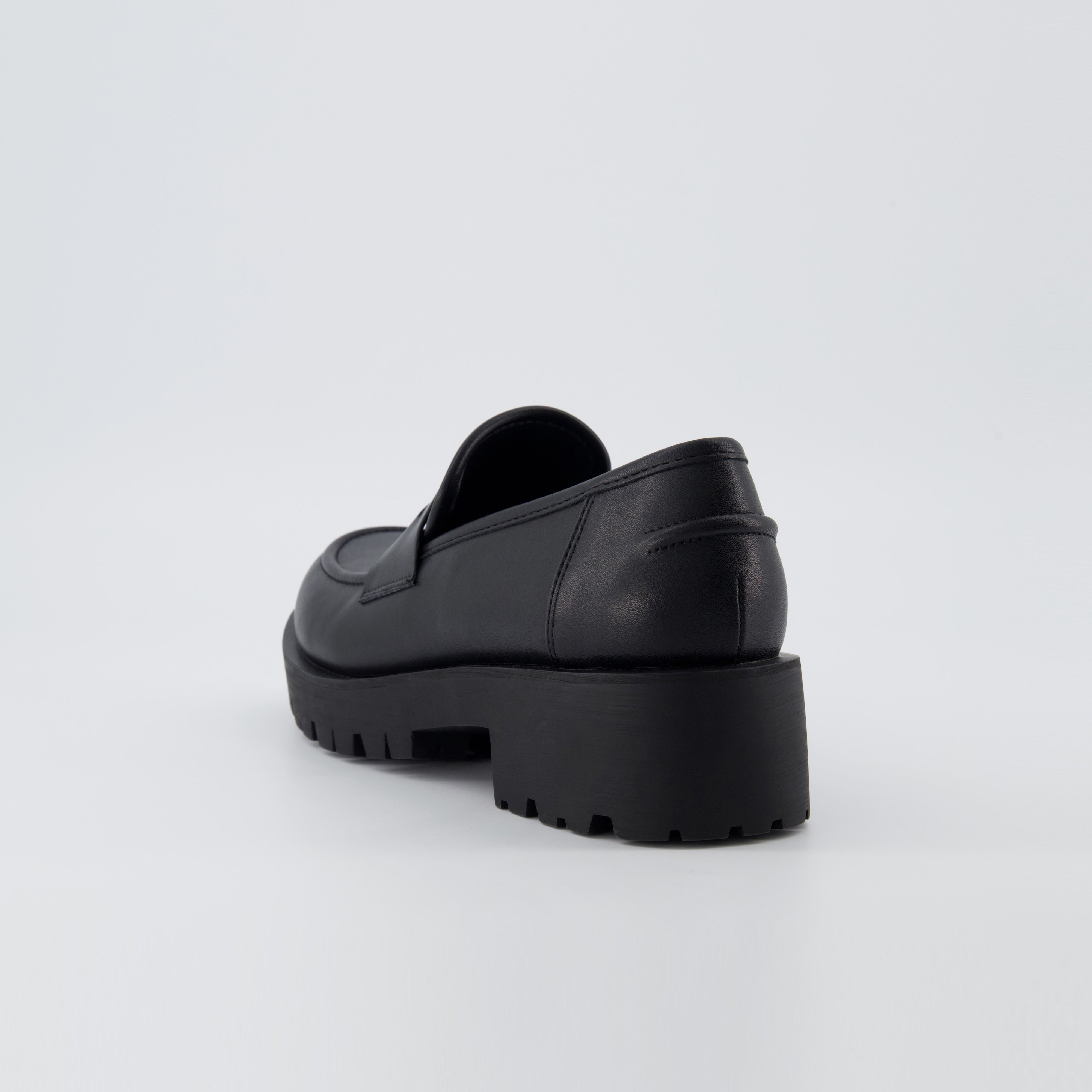 Wonder Lug Sole Loafer Black
