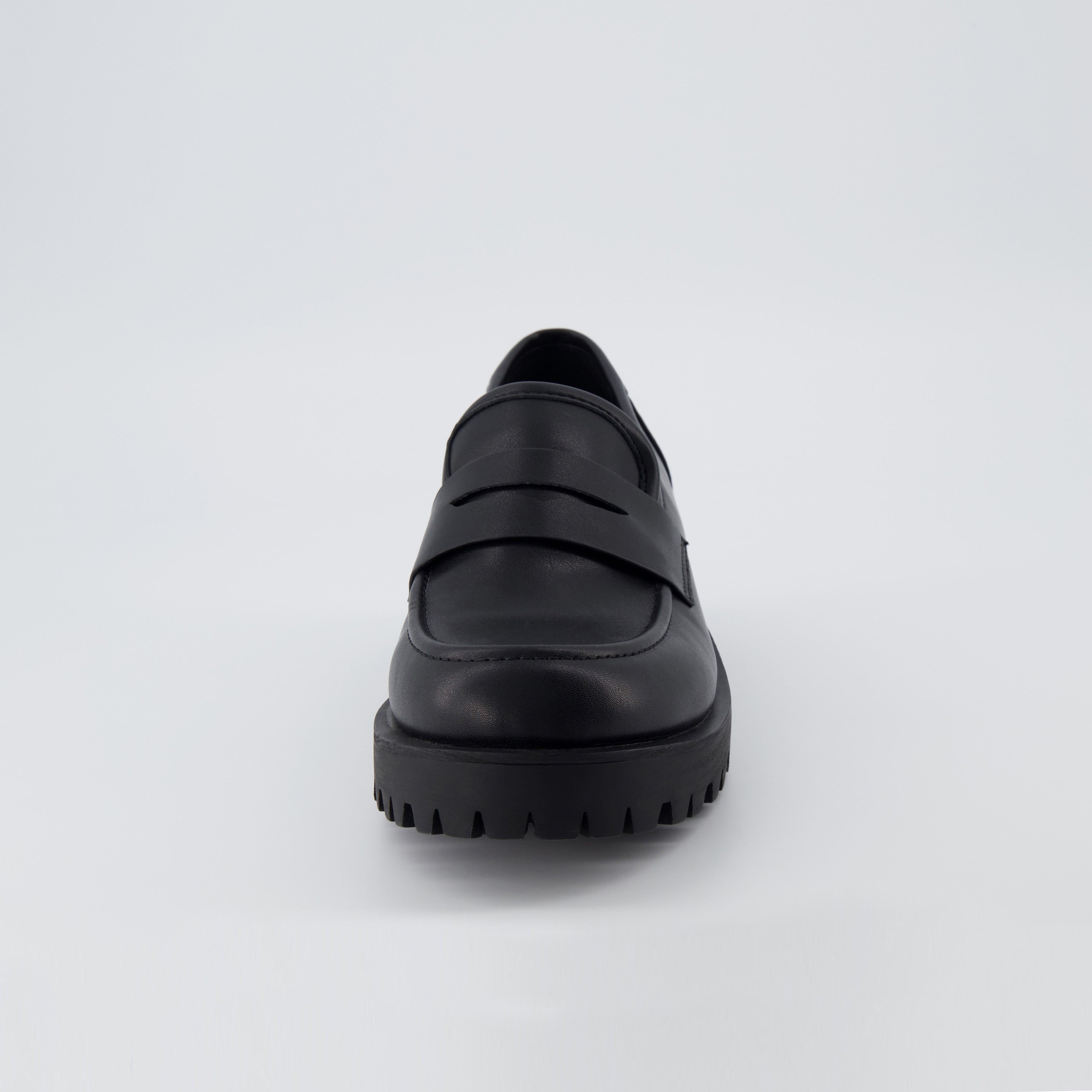 Wonder Lug Sole Loafer Black