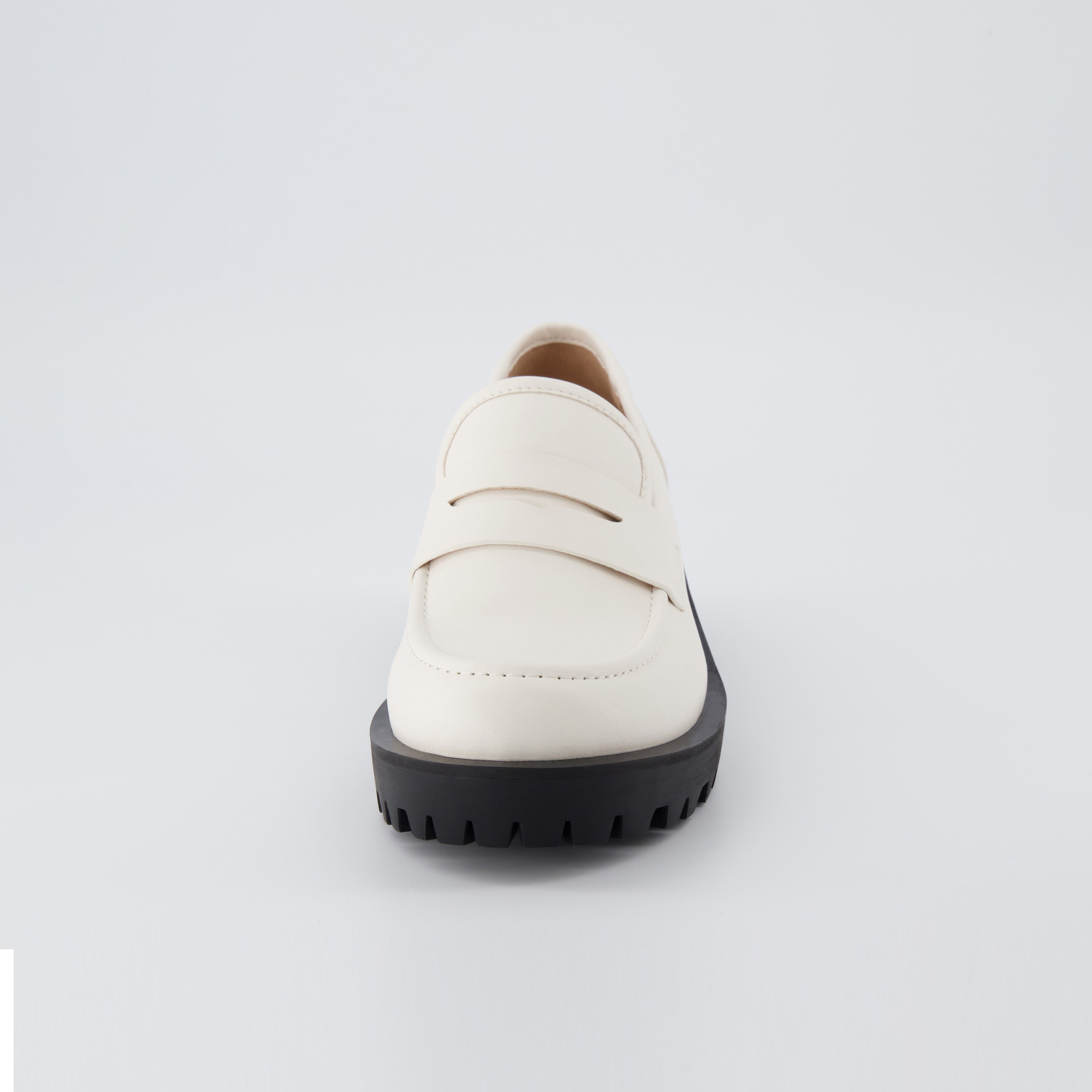 Wonder Lug Sole Loafer Cream