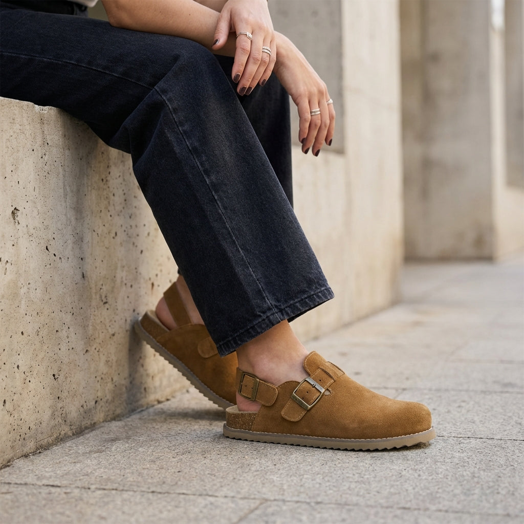 Brooklyn Suede Womens Slides Chestnut