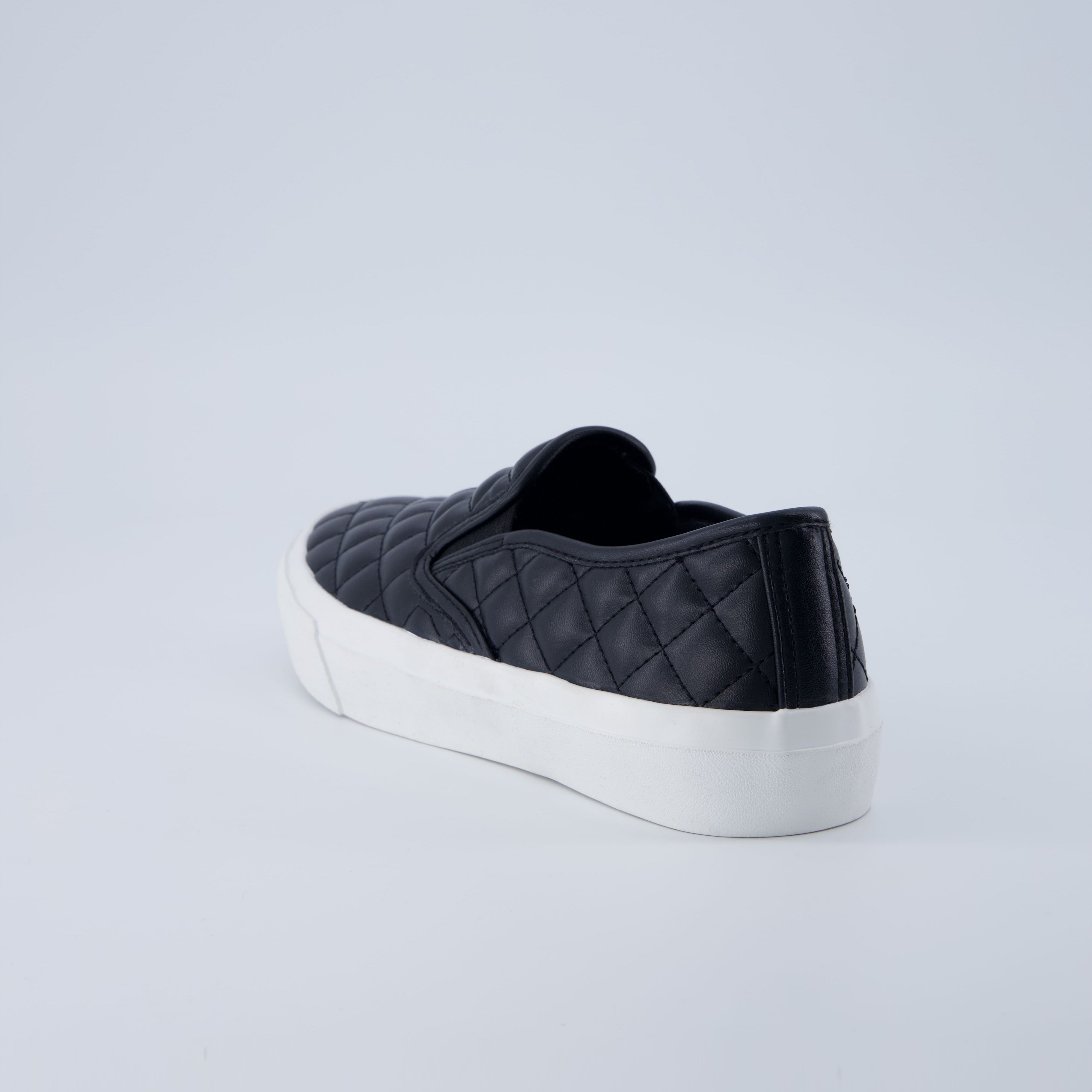Faze Slip-On Sneaker Black