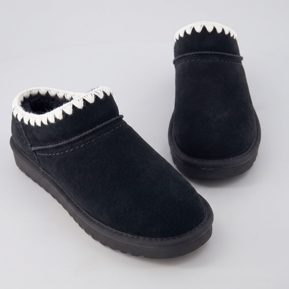 Hilo 3 Leather Kids Slippers Black Embroidered Medium