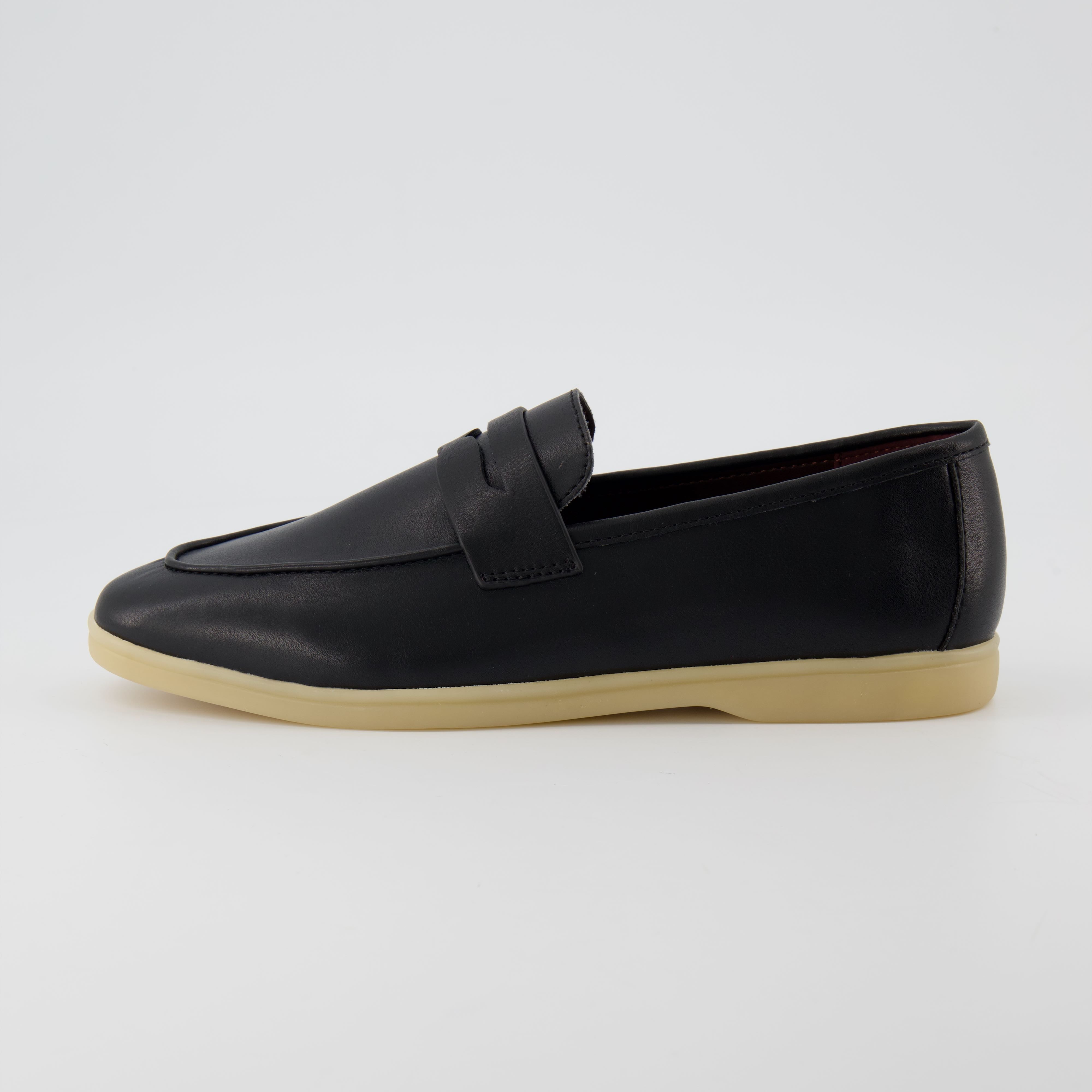 Jetset Slip On Loafer Black Cream