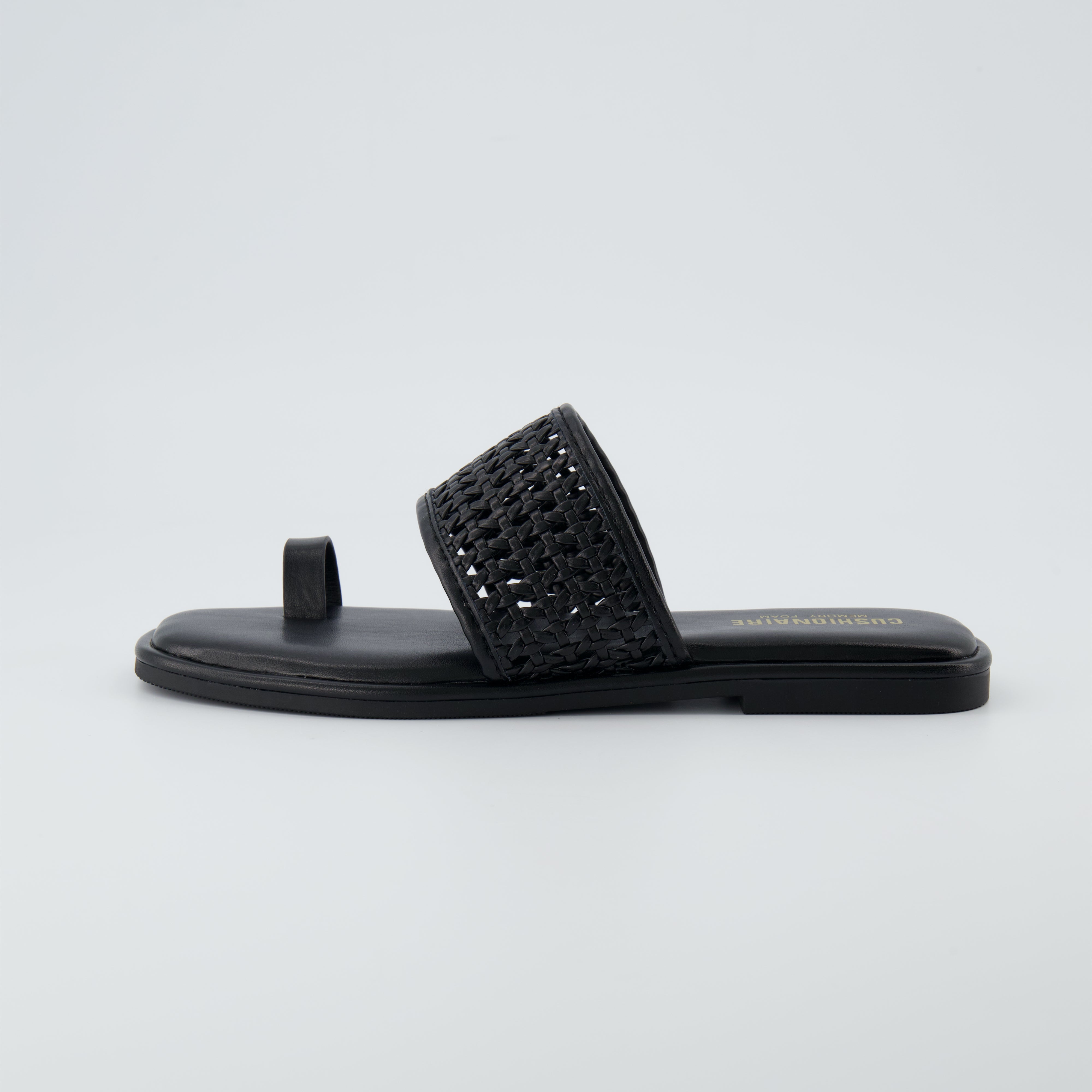 Kiss Toe Ring Sandal Black