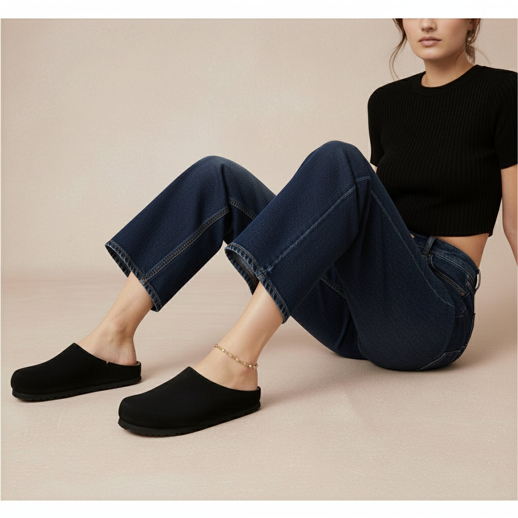 Lute Suede Clogs Black