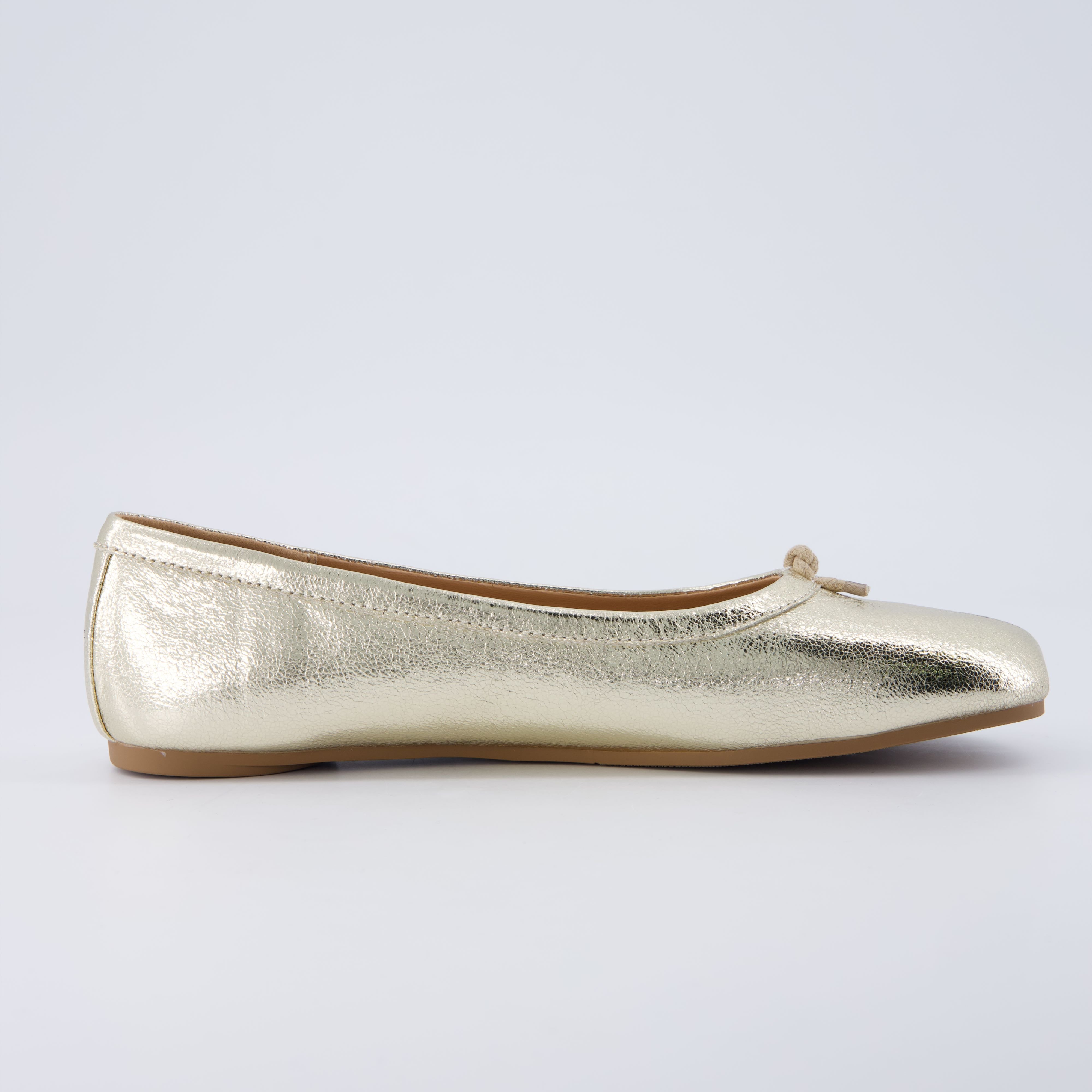 Maki Split-toe Flats Gold Medium