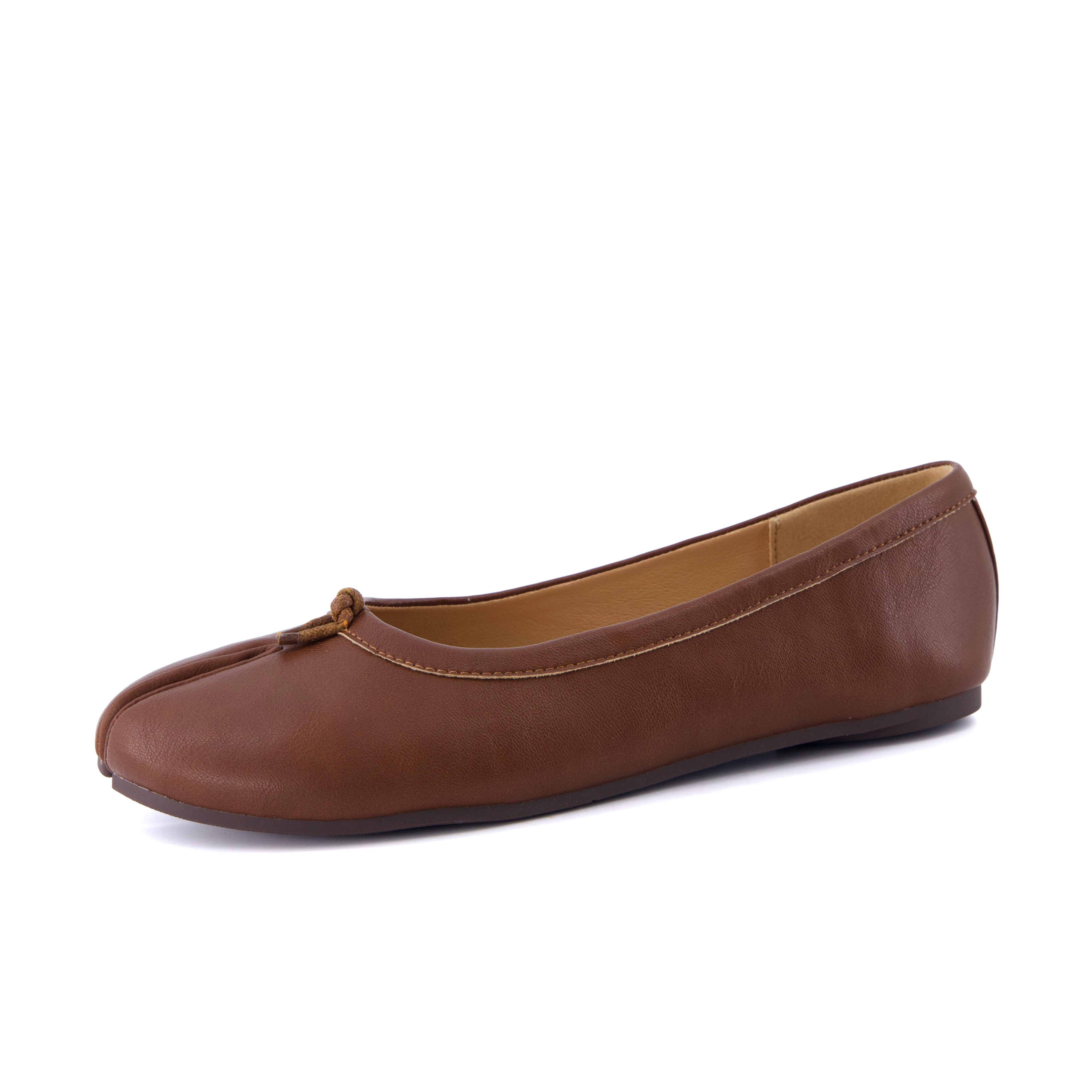 Maki Split-toe Flats Brown Medium
