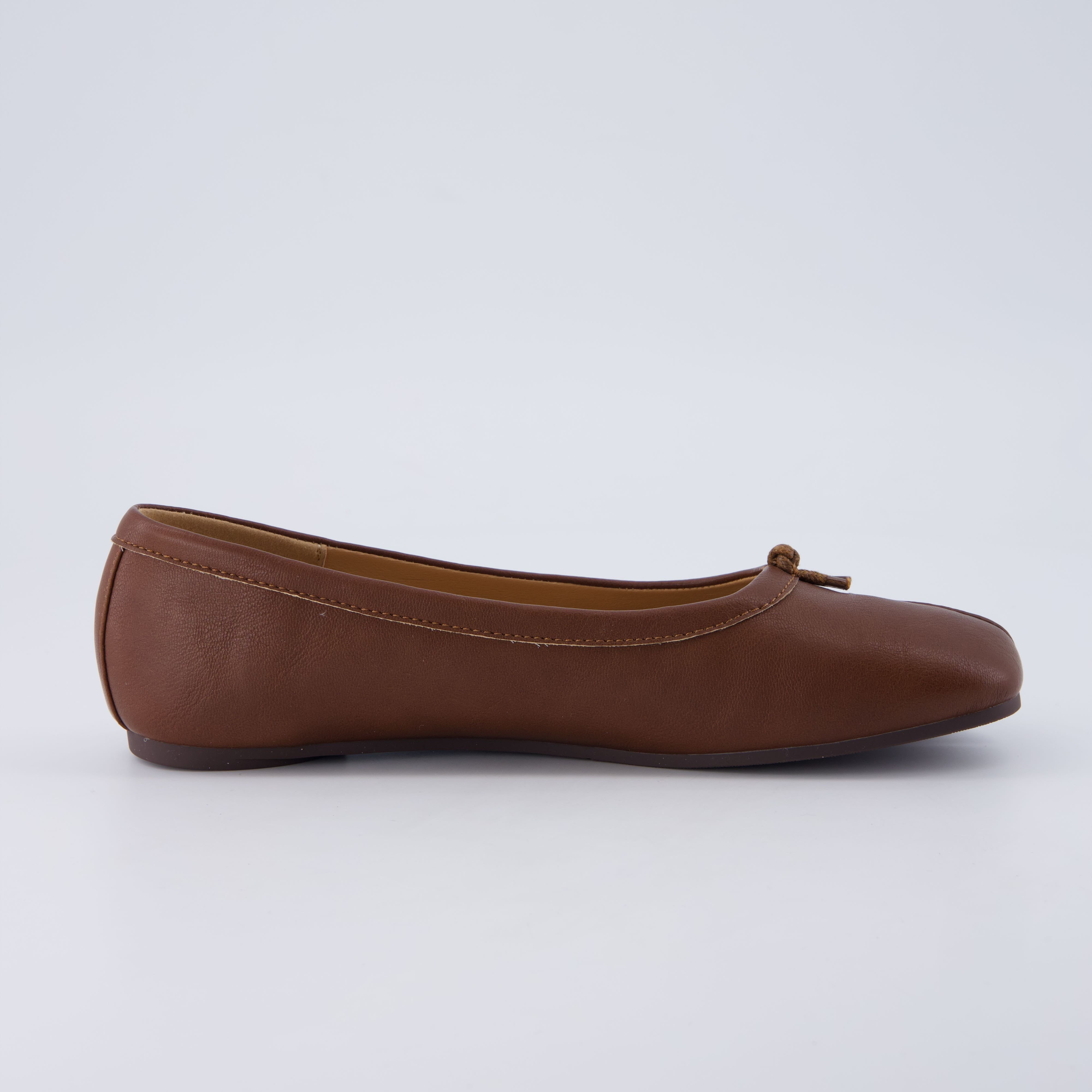 Maki Split-toe Flats Brown Medium