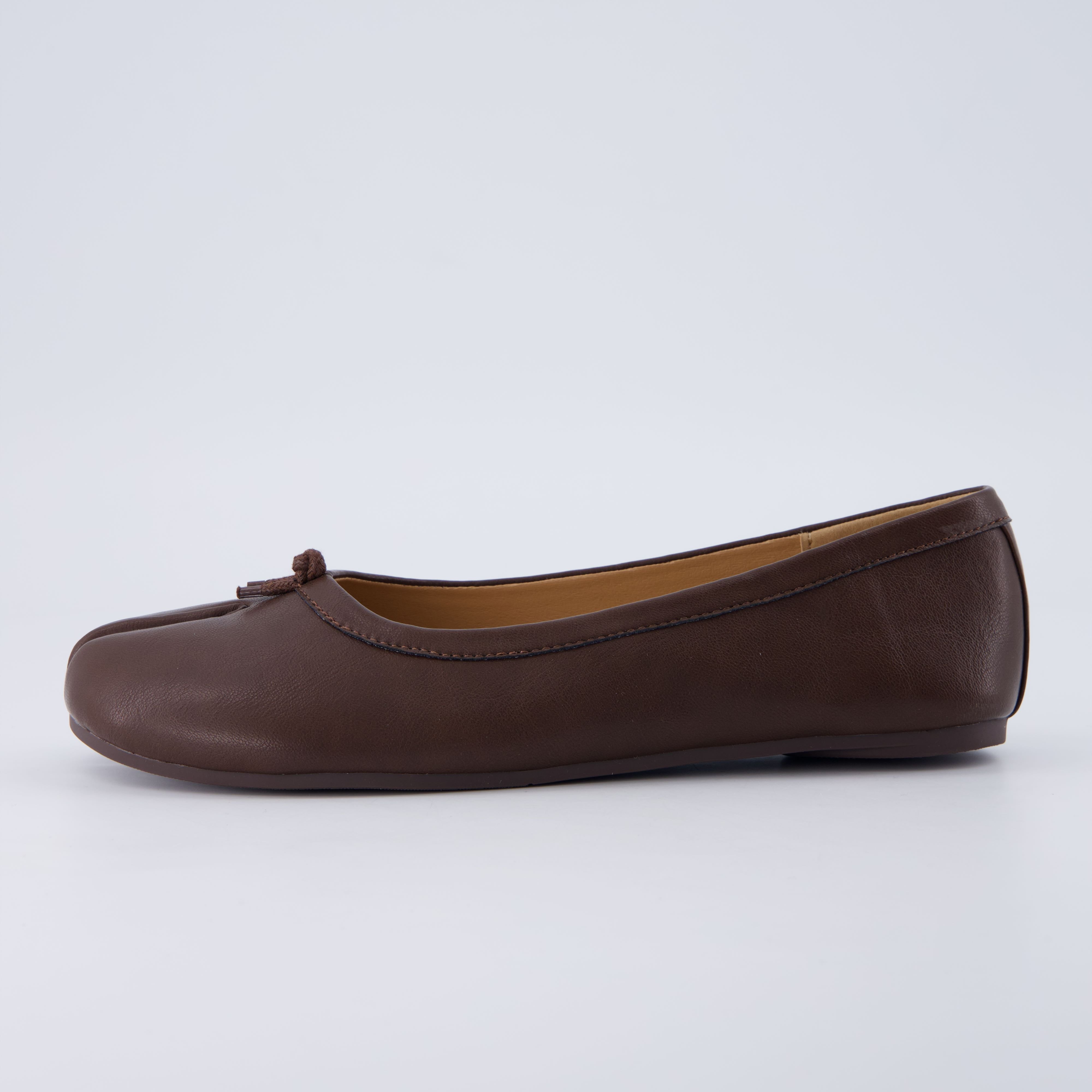 Maki Split-toe Flats Brown Medium