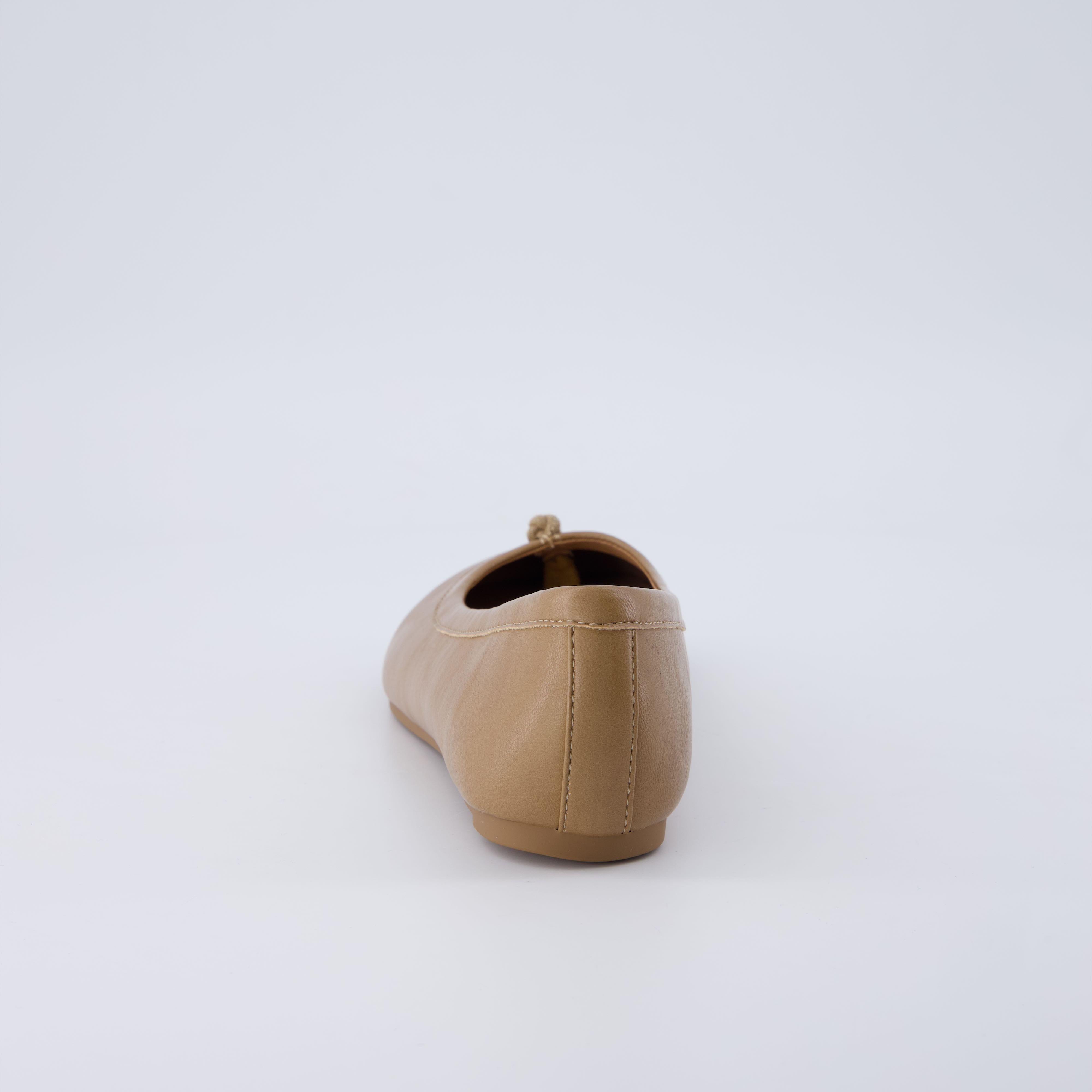 Maki Split-toe Flats Tan Medium