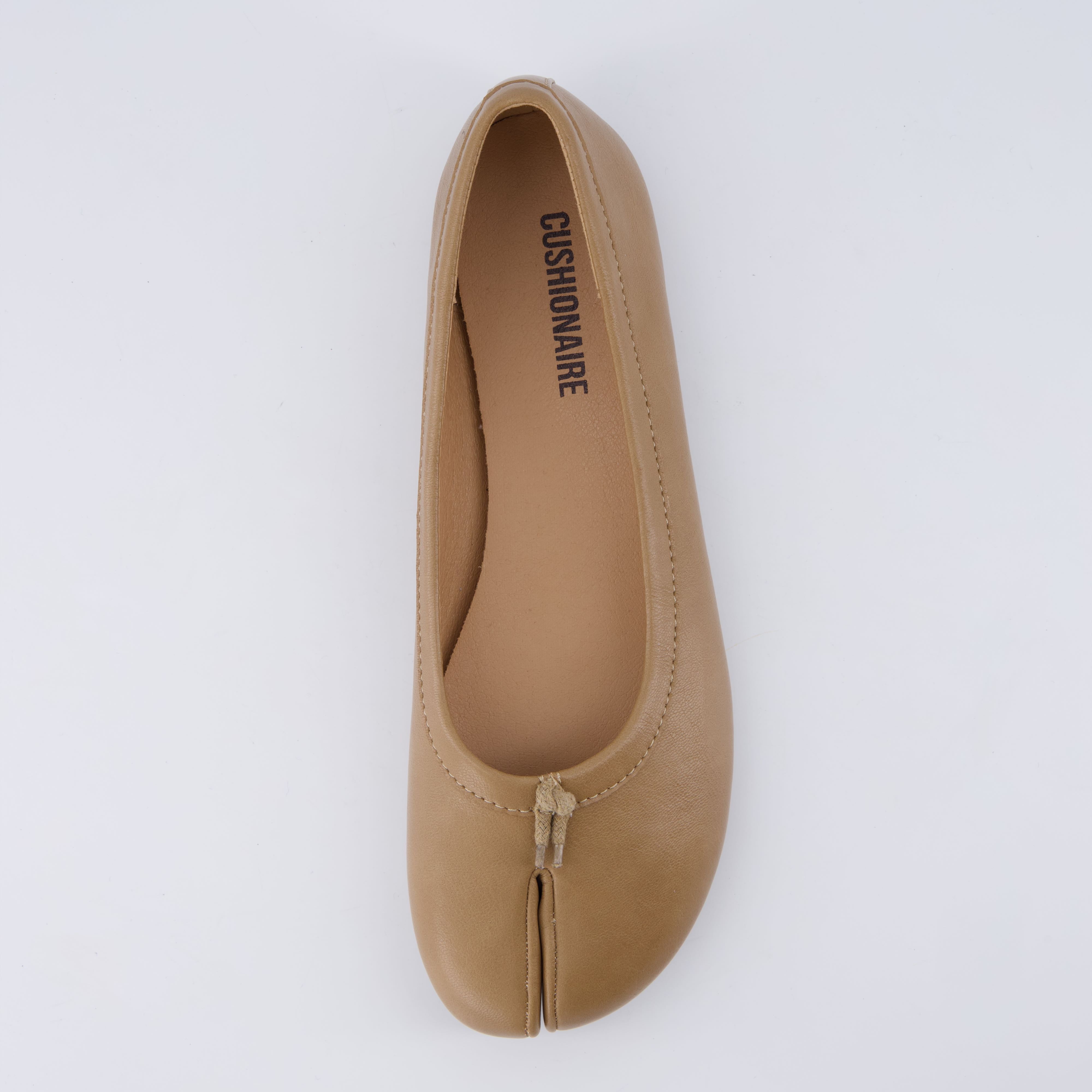 Maki Split-toe Flats Tan Medium
