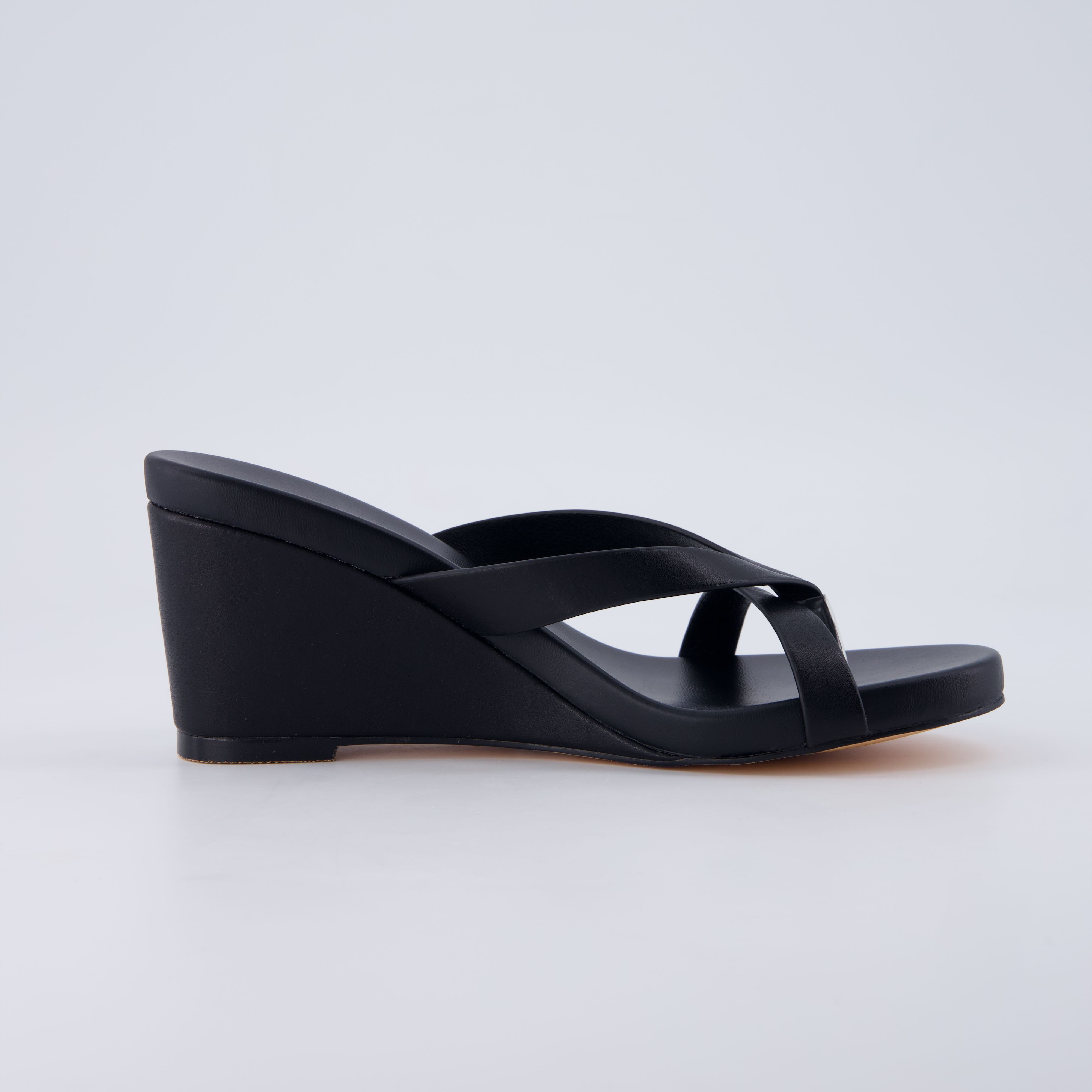 Mona Slip-On Lightweight Sandals Black Medium