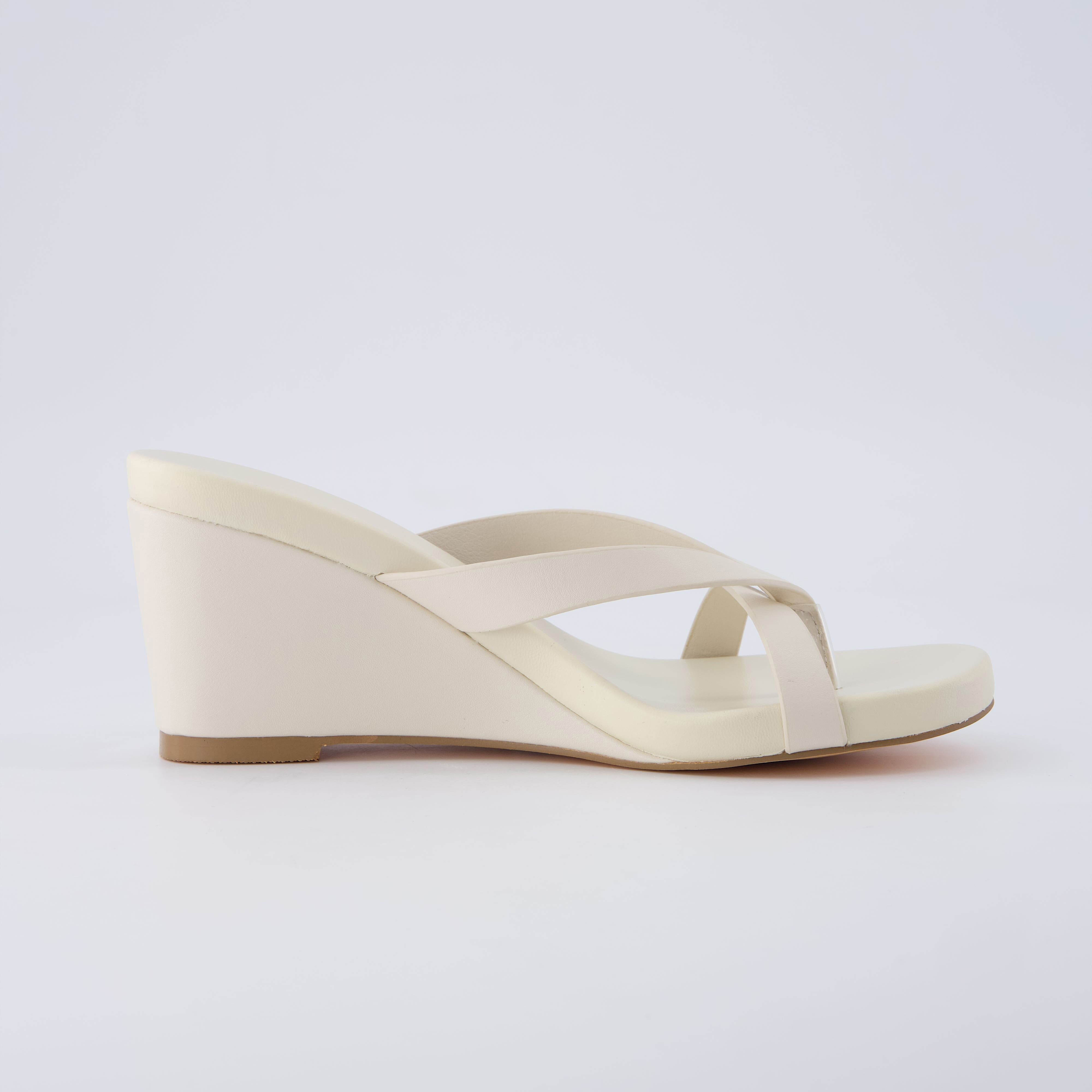 Mona Slip-On Lightweight Sandals Cream Medium