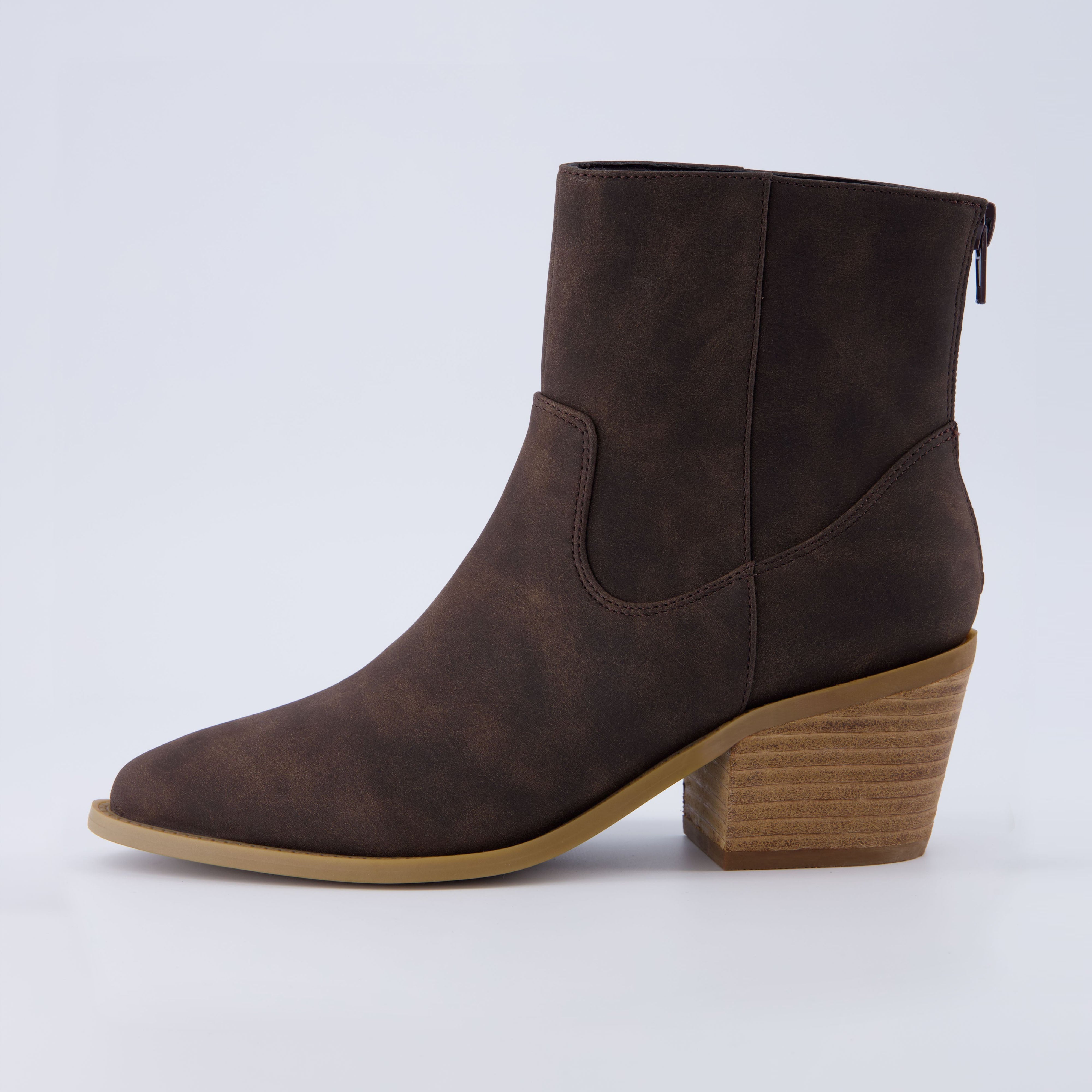 Rowdy Western Boot Brown