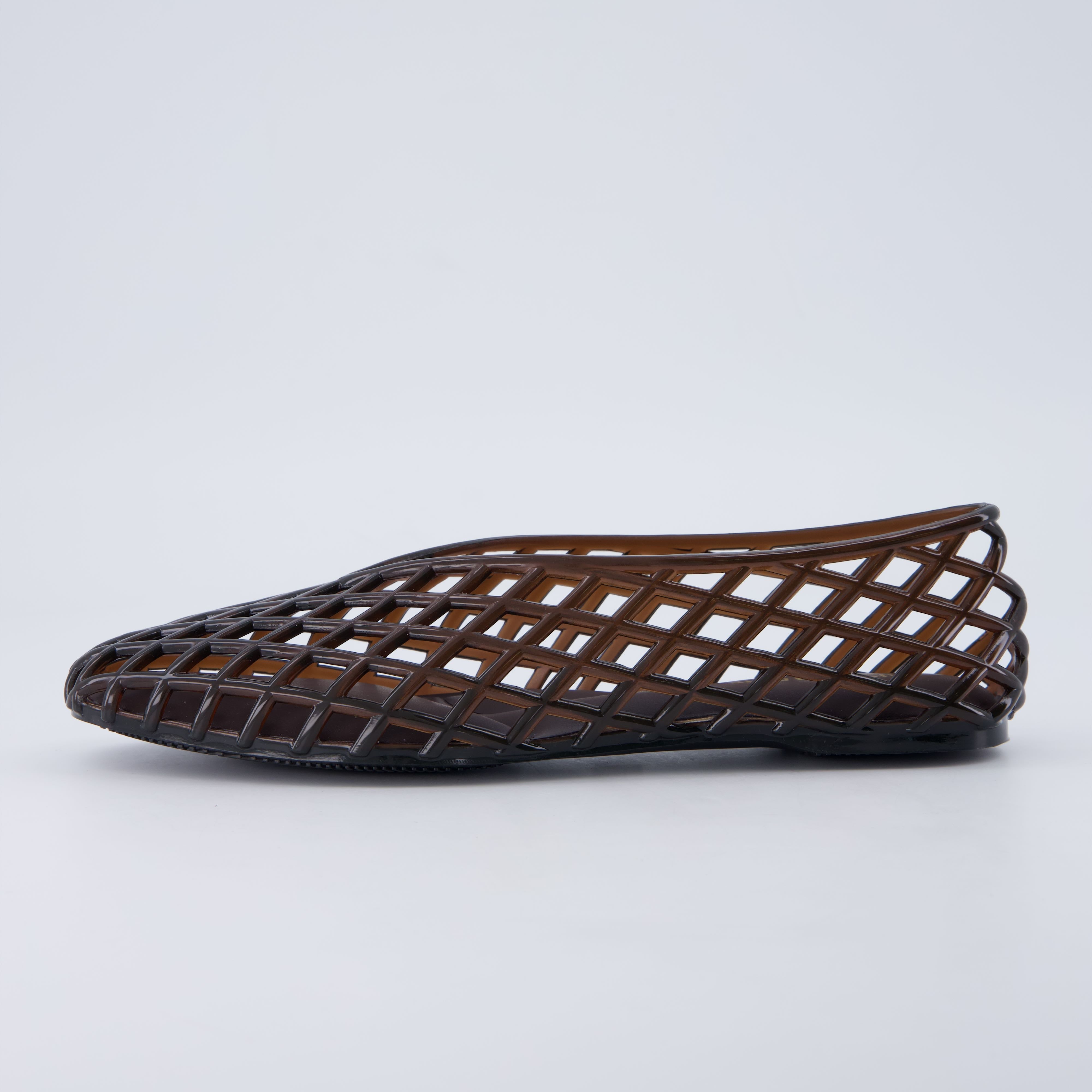 Cushionaire Siesta Modern Lattice Jelly Flats for Women