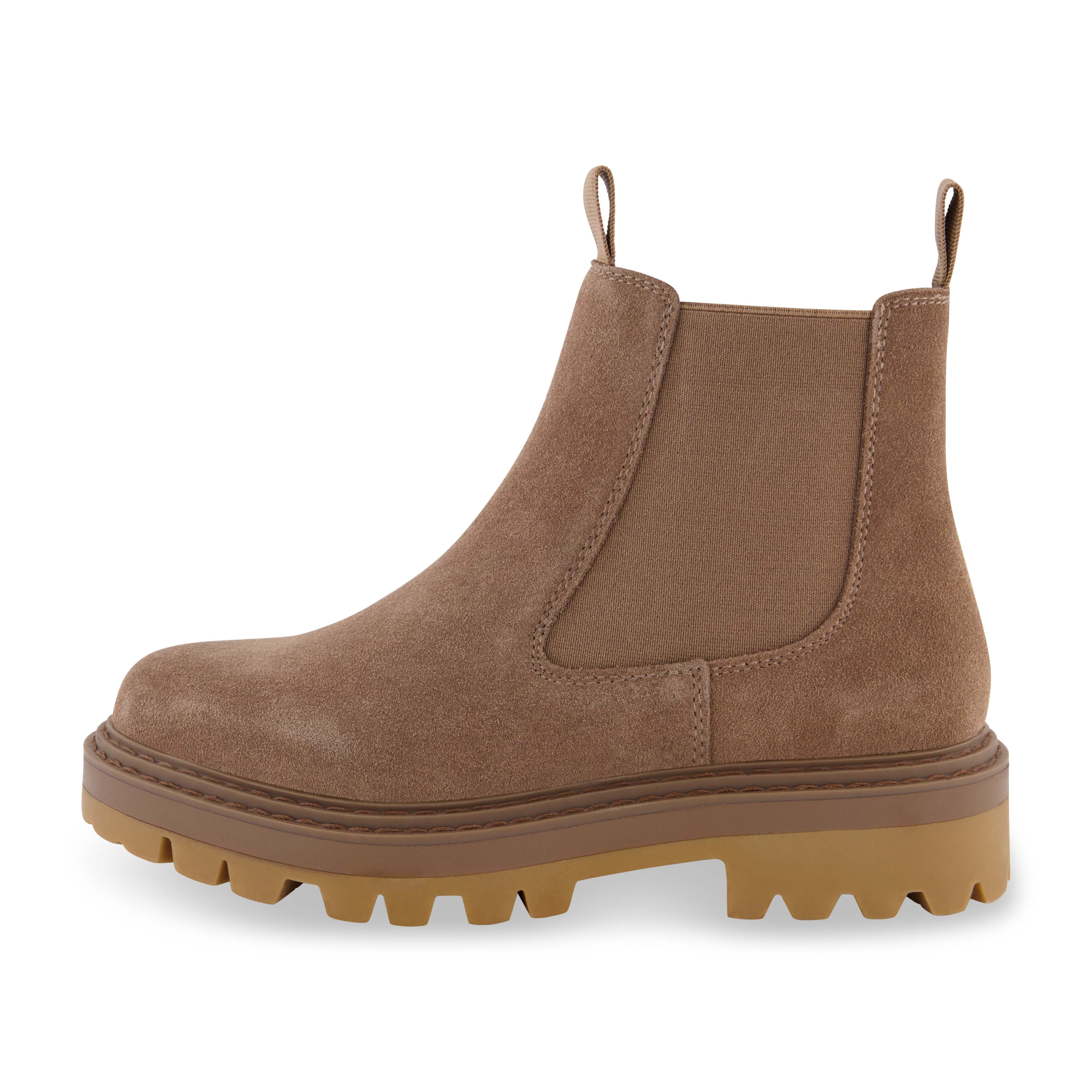 Derby Rugged Chelsea Boot Camel Suede