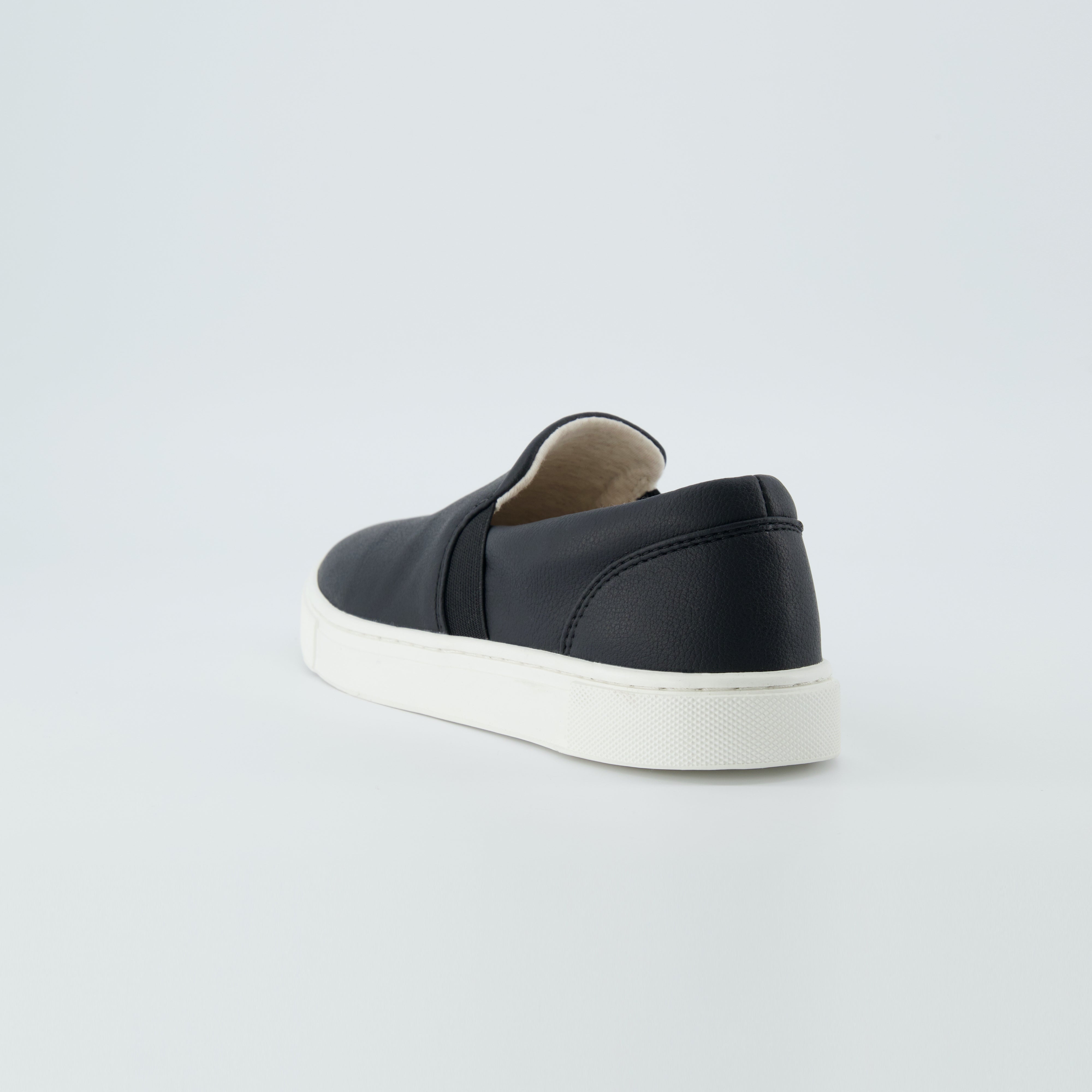 Hampton Slip-on Sneaker Black White