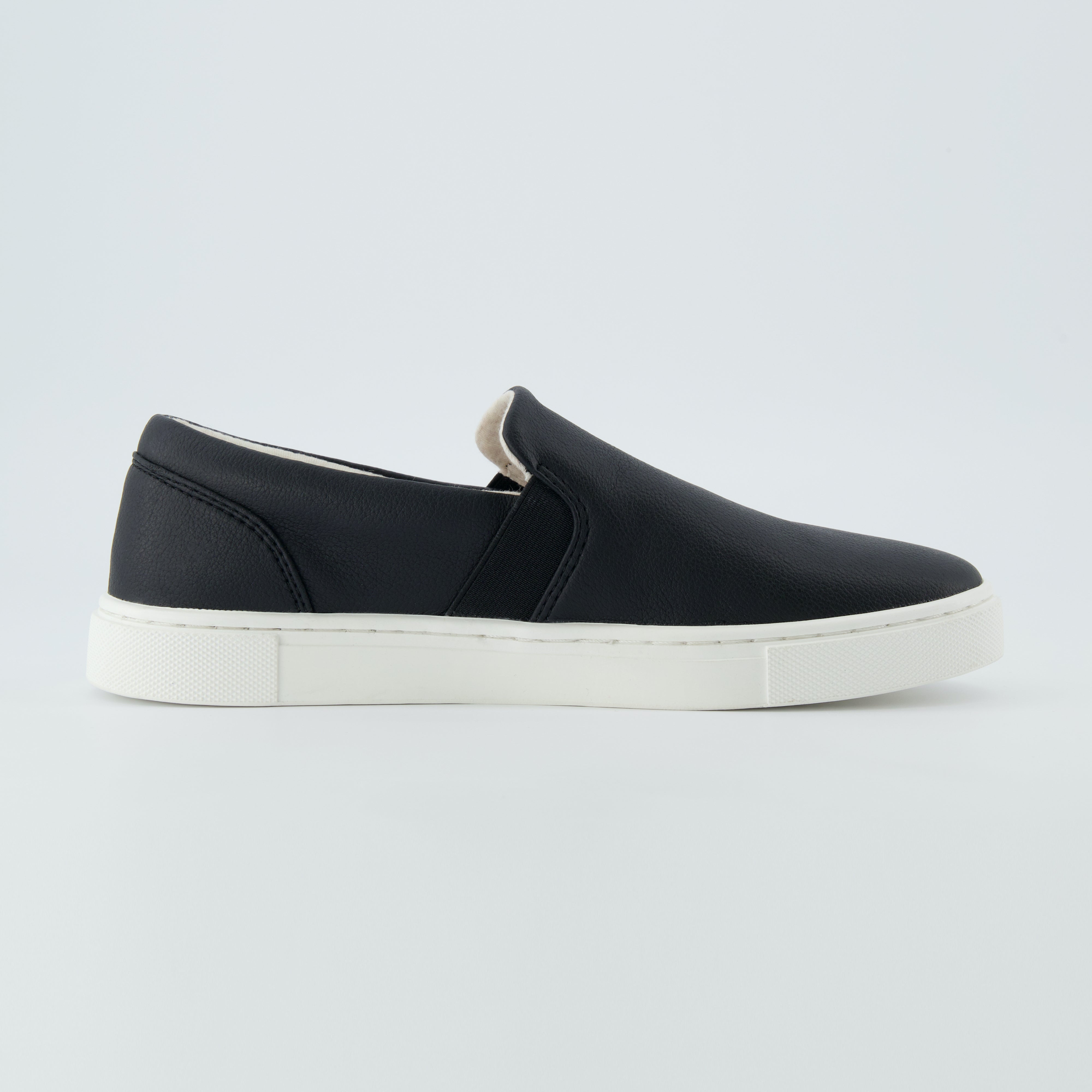 Hampton Slip-on Sneaker Black White